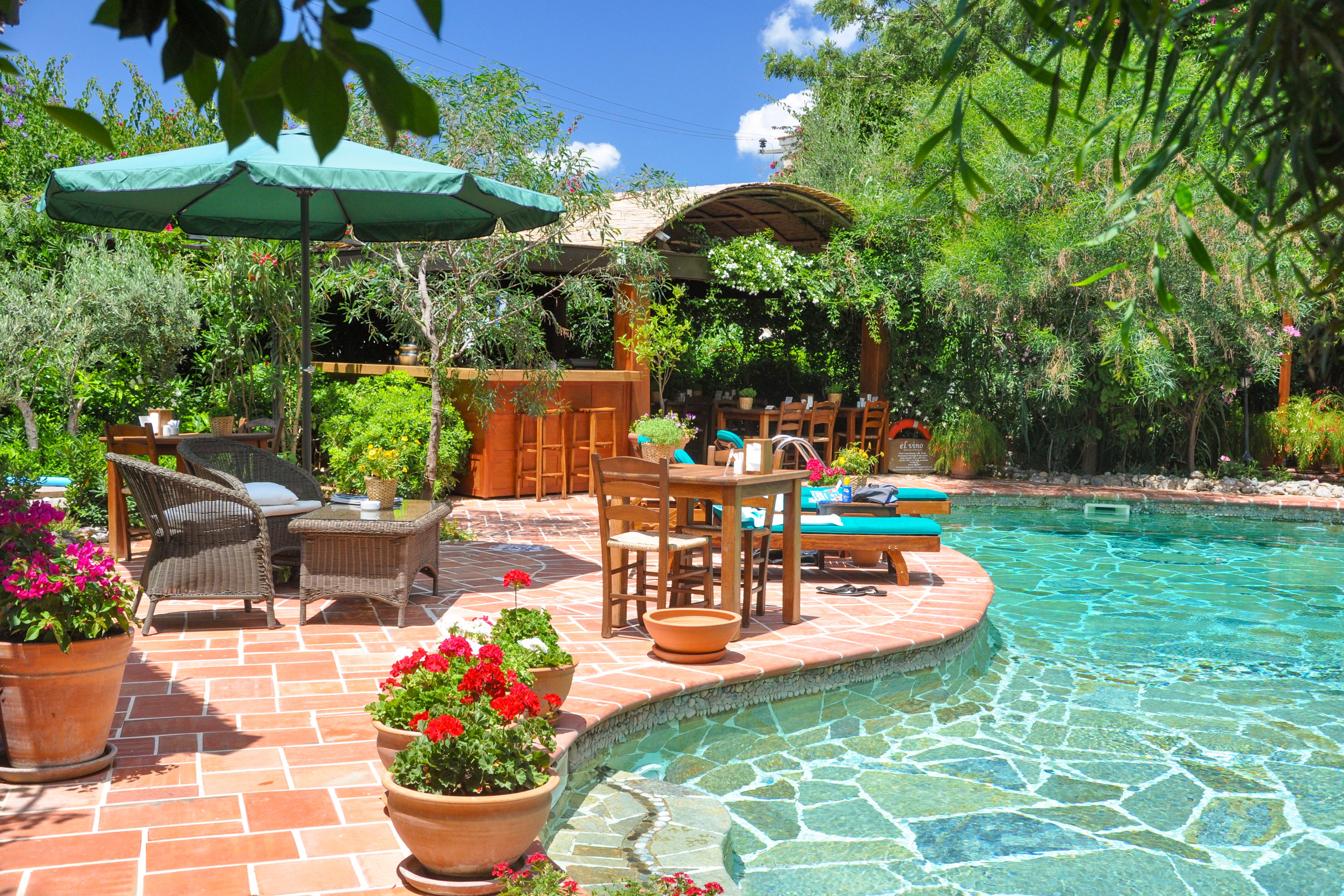 El Vino Hotel & Suites