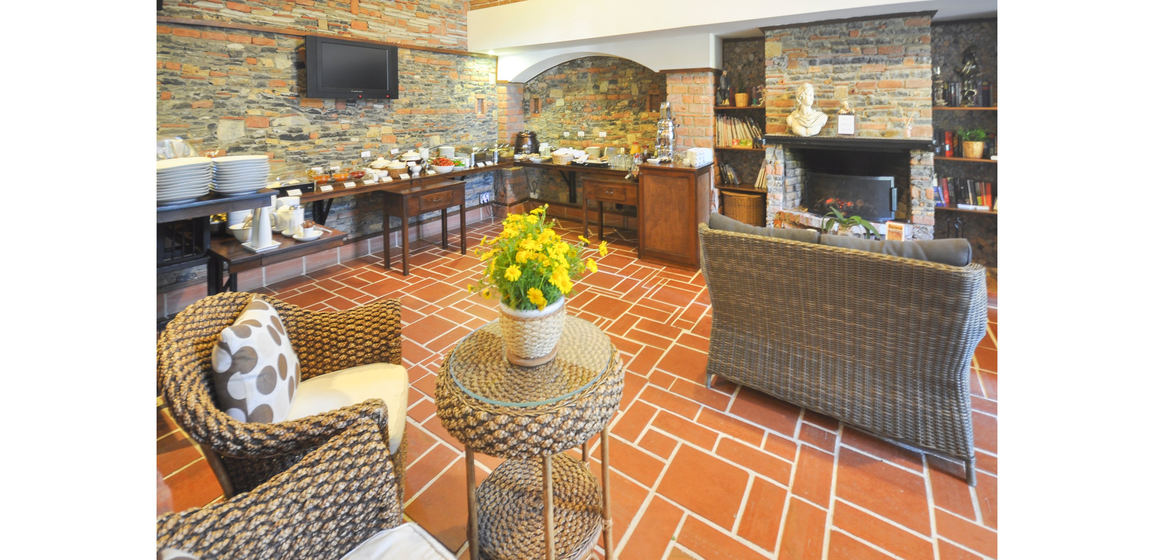 El Vino Hotel & Suites