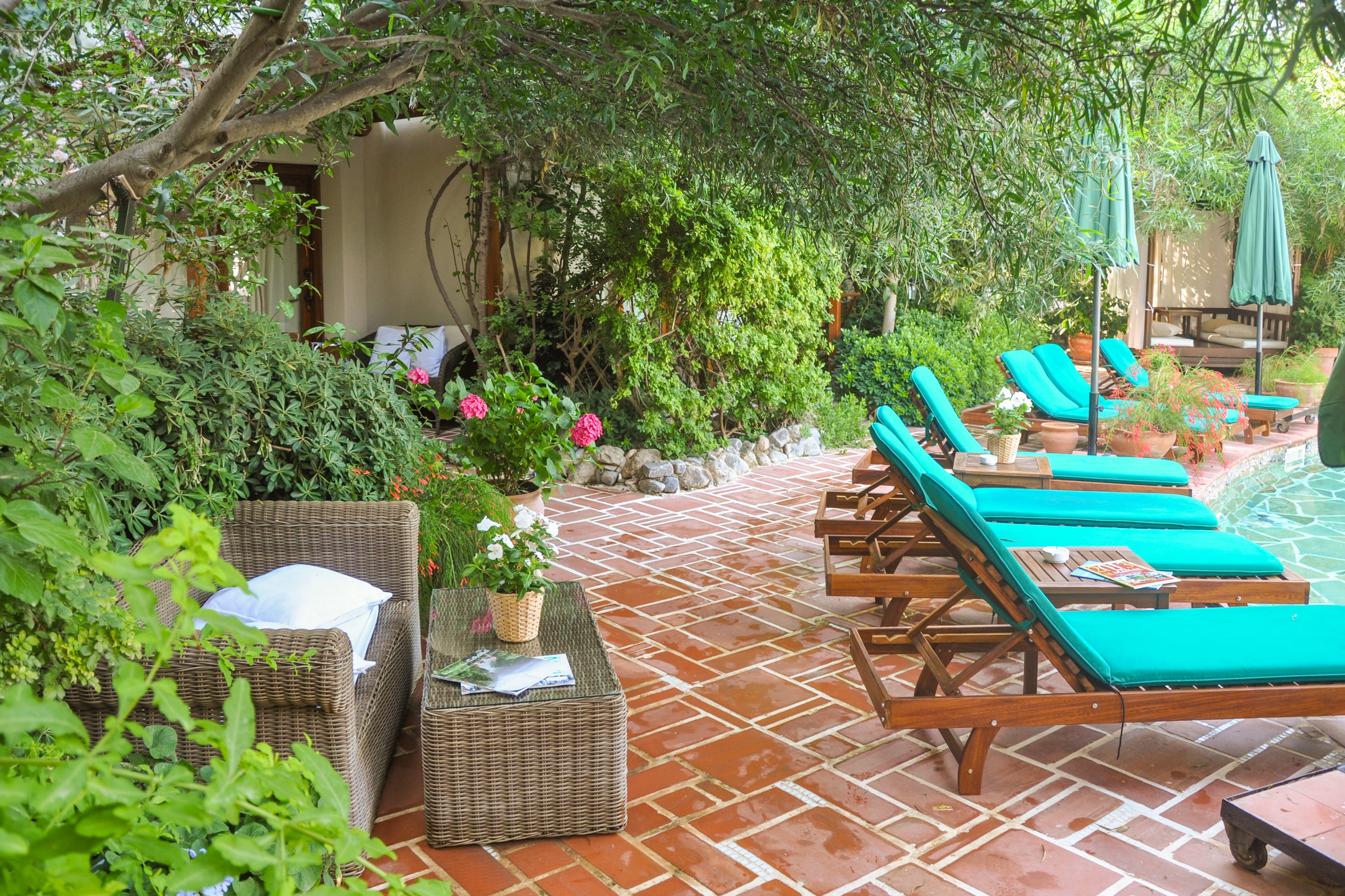 El Vino Hotel & Suites