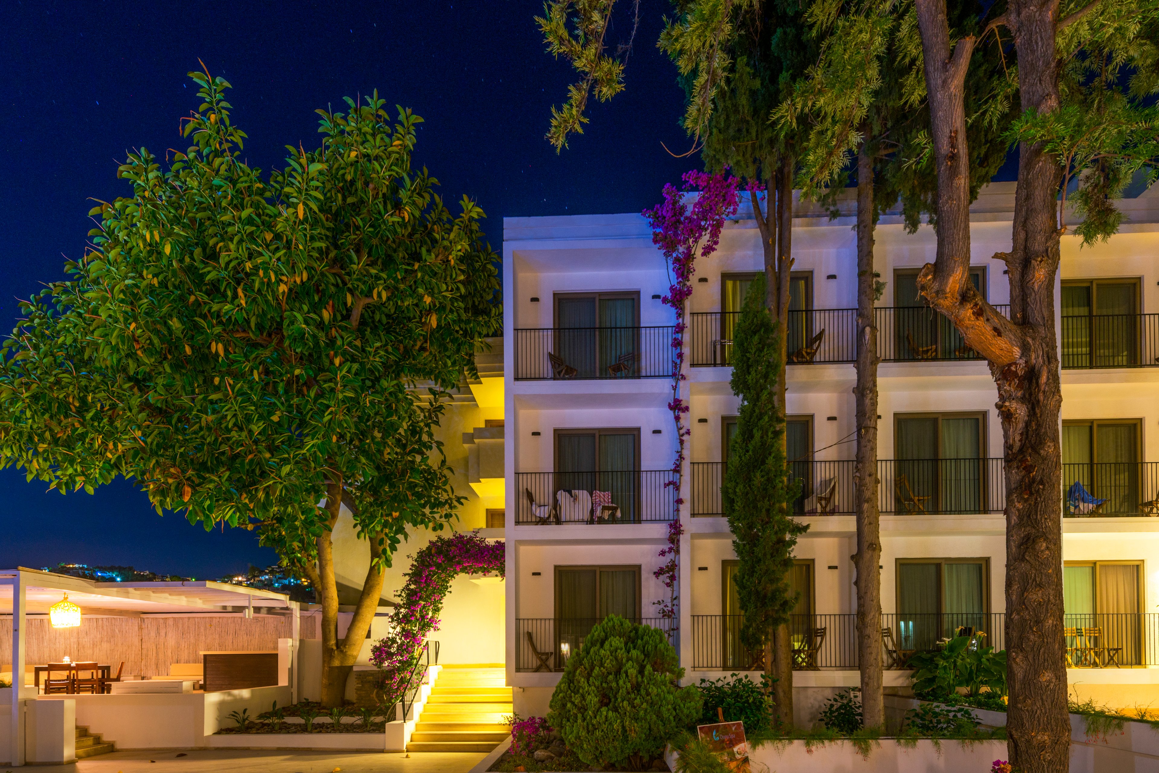 LIV Hotel by Bellazure