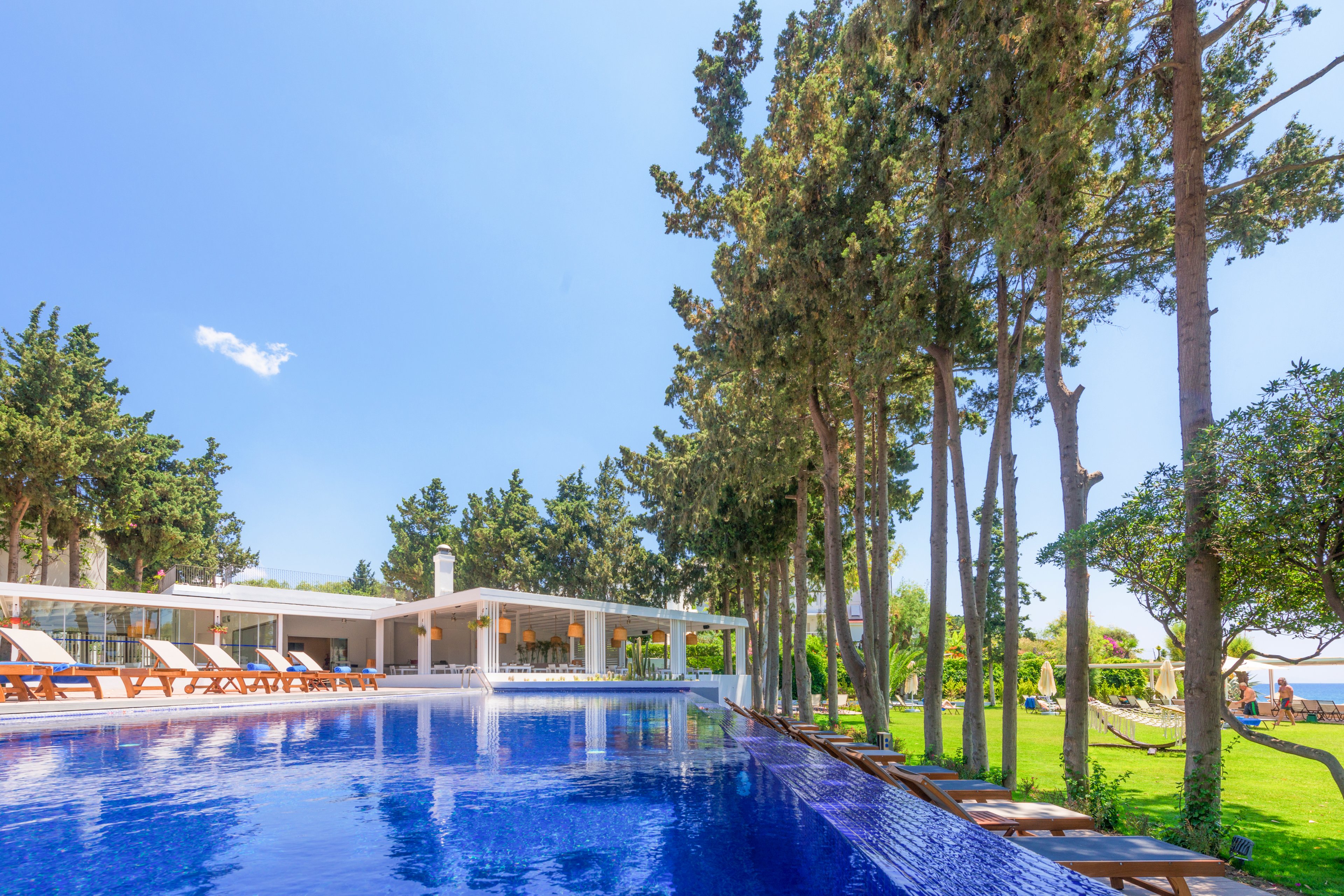 LIV Hotel by Bellazure