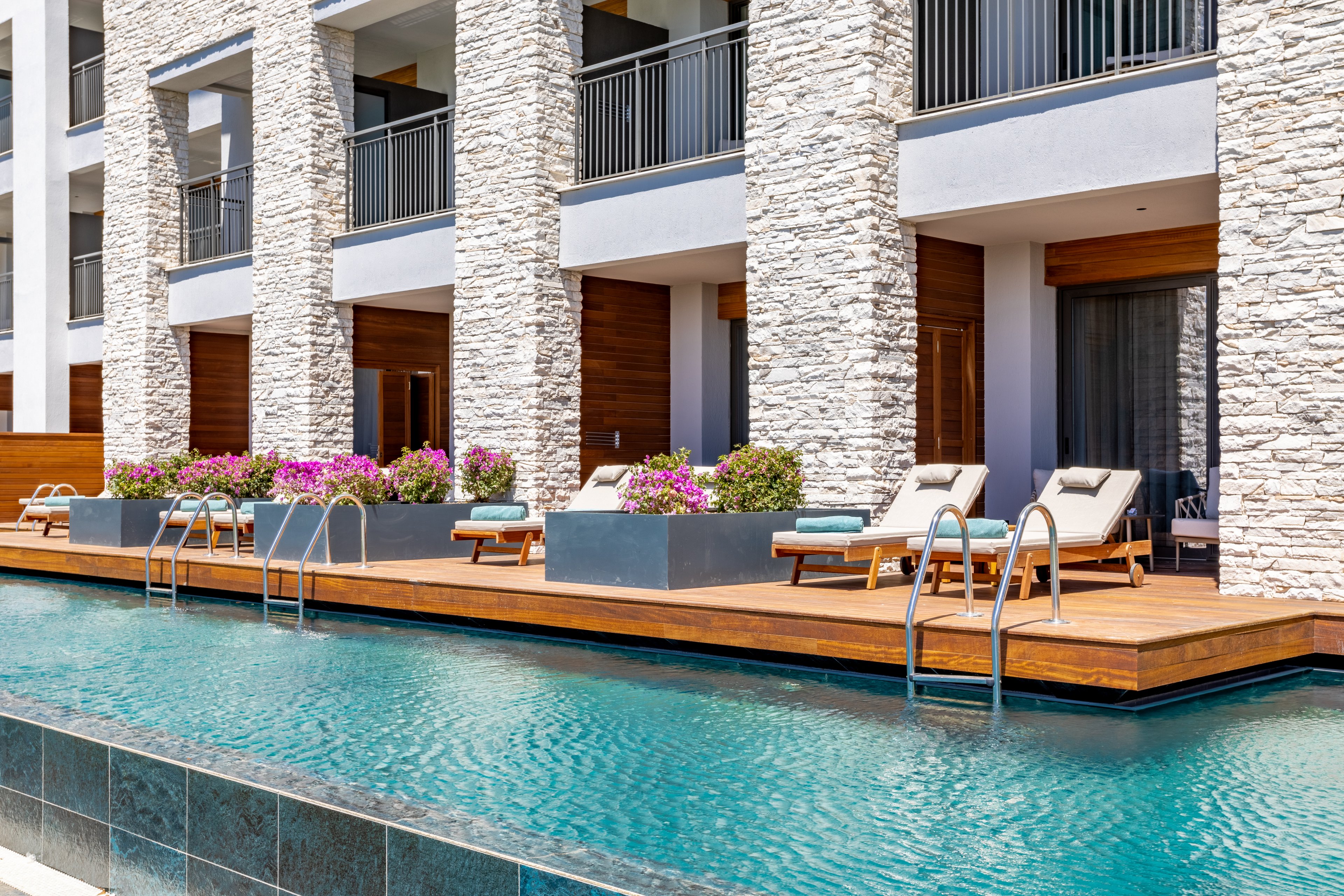 Anda Barut Collection