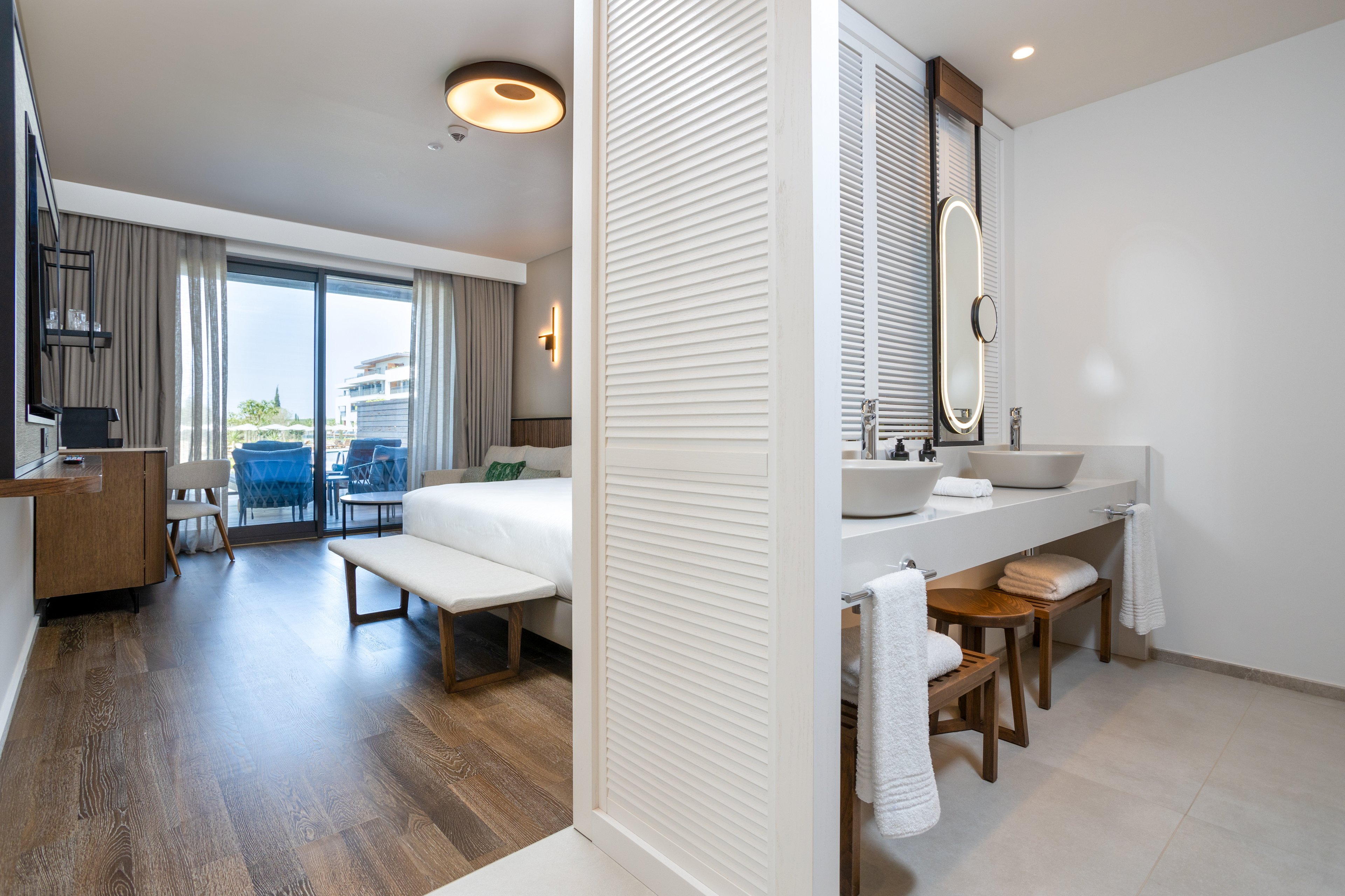 Anda Barut Collection