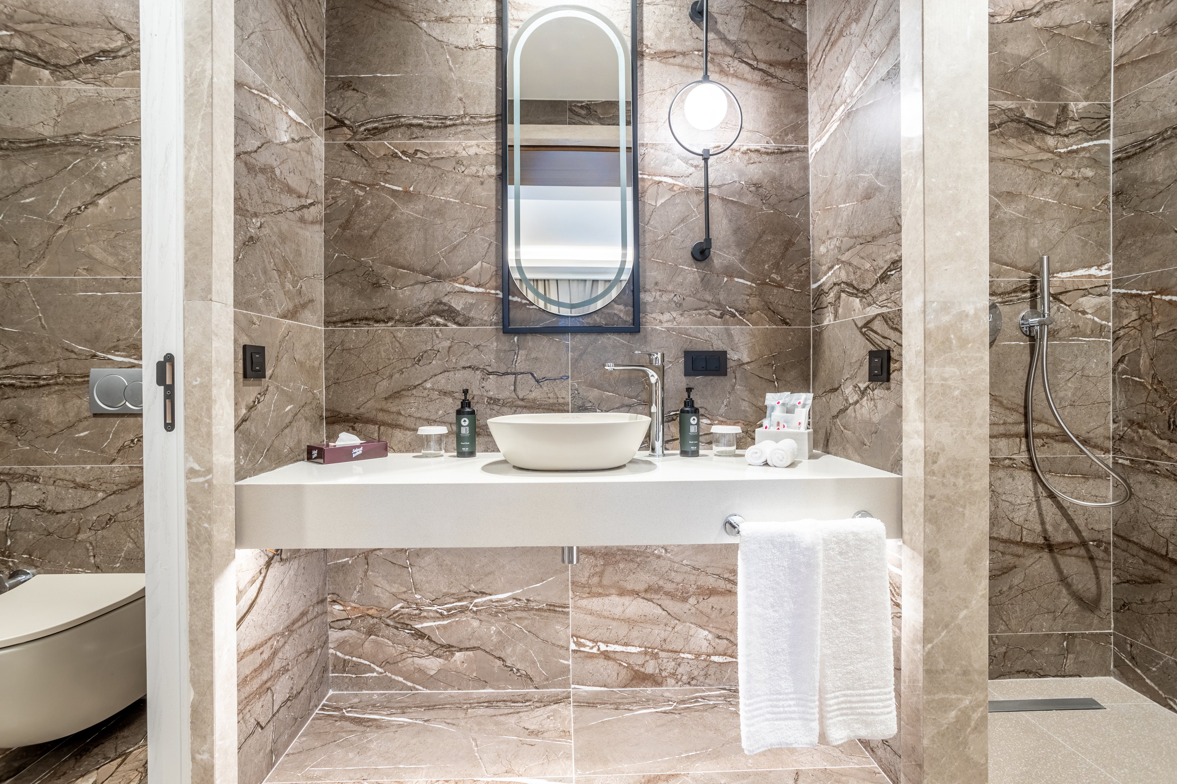 Anda Barut Collection.