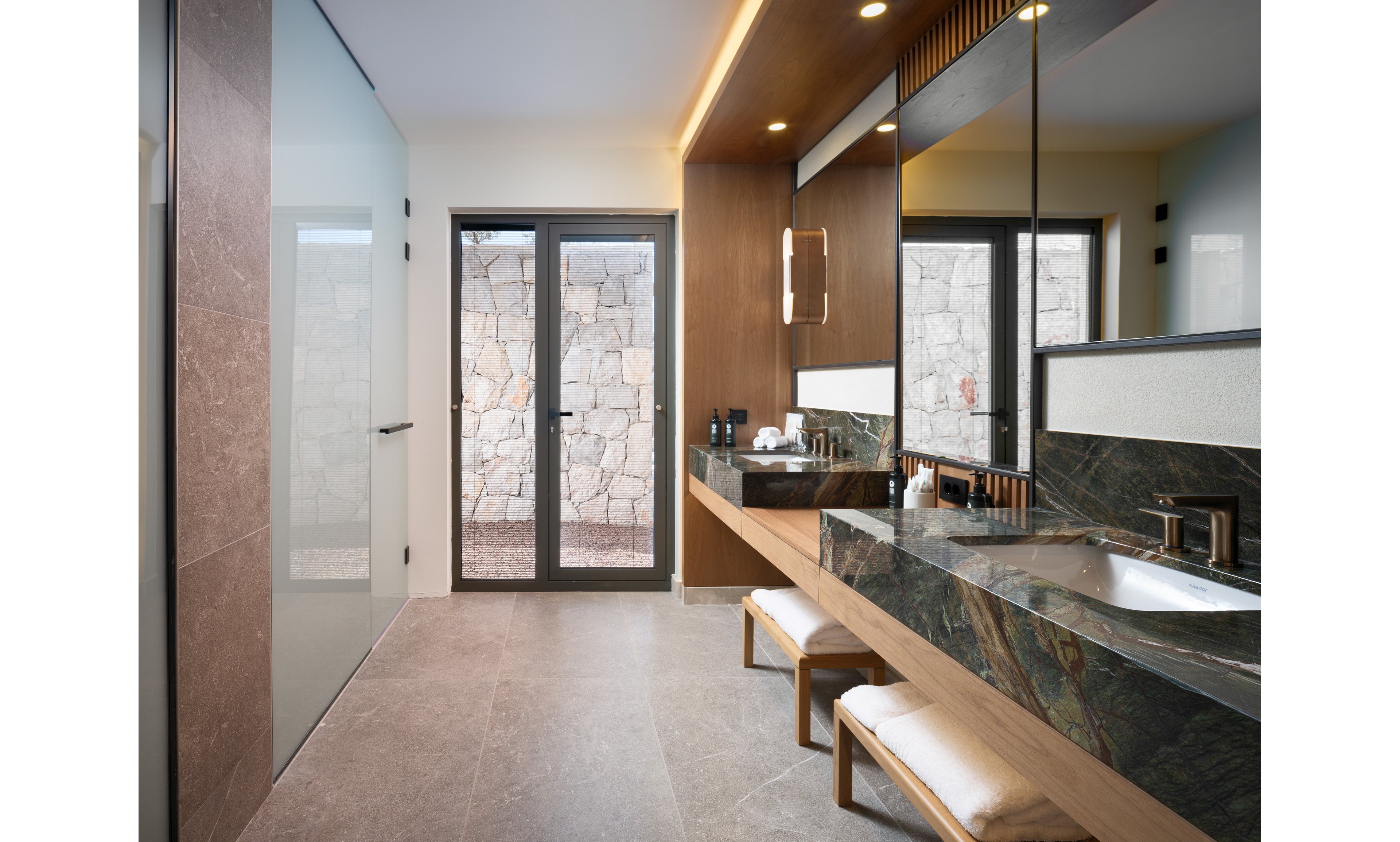 Anda Barut Collection.