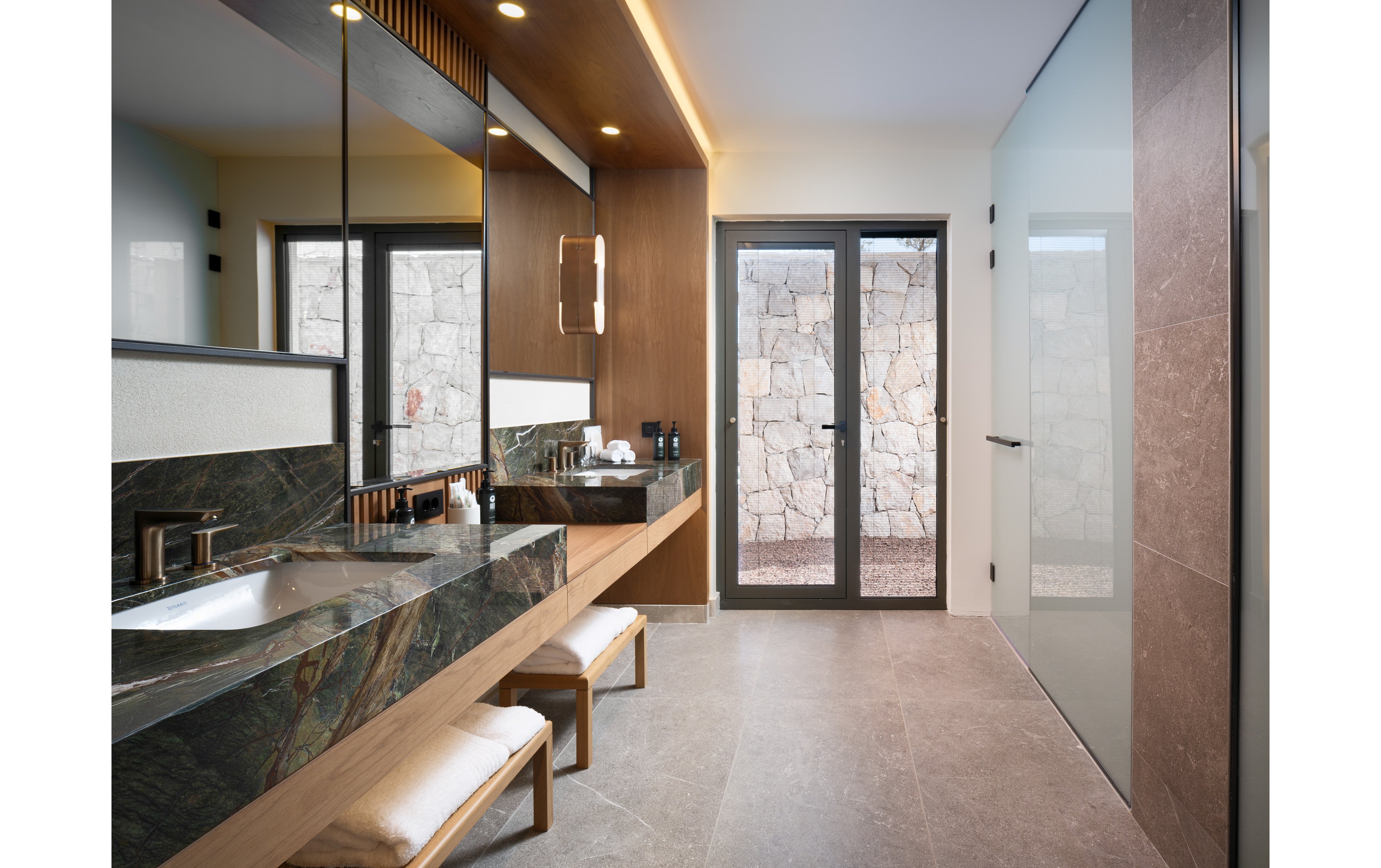 Anda Barut Collection.