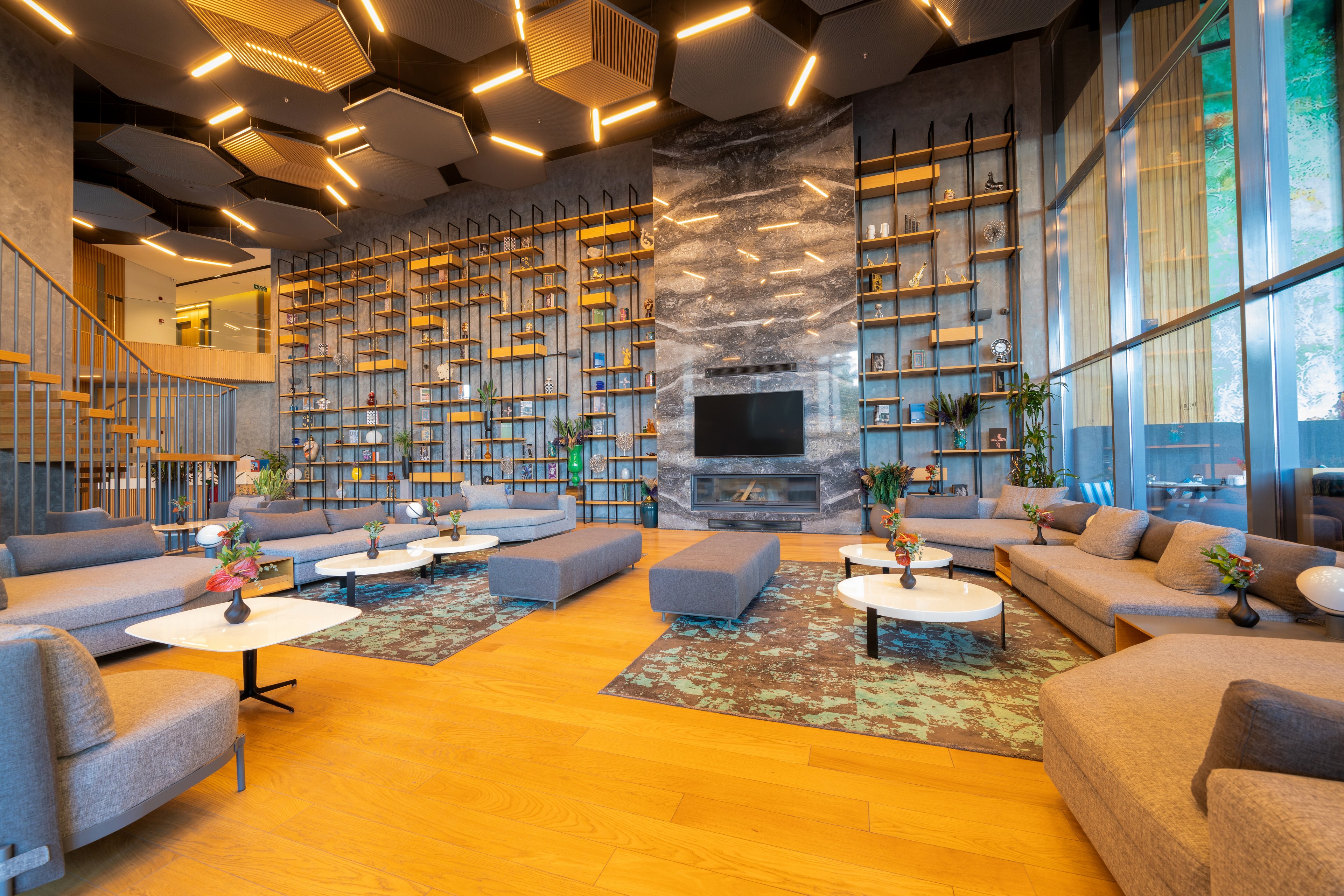 The Norm Collection Door'a