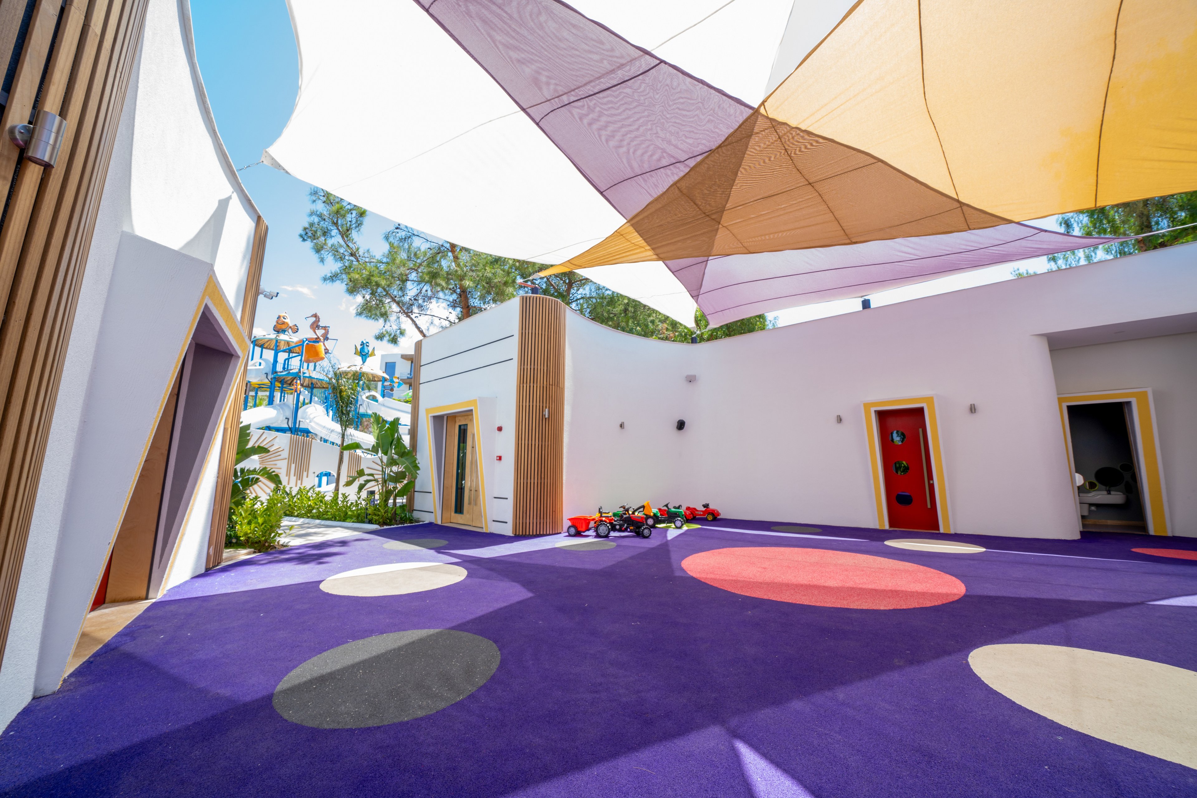 The Norm Collection Door'a