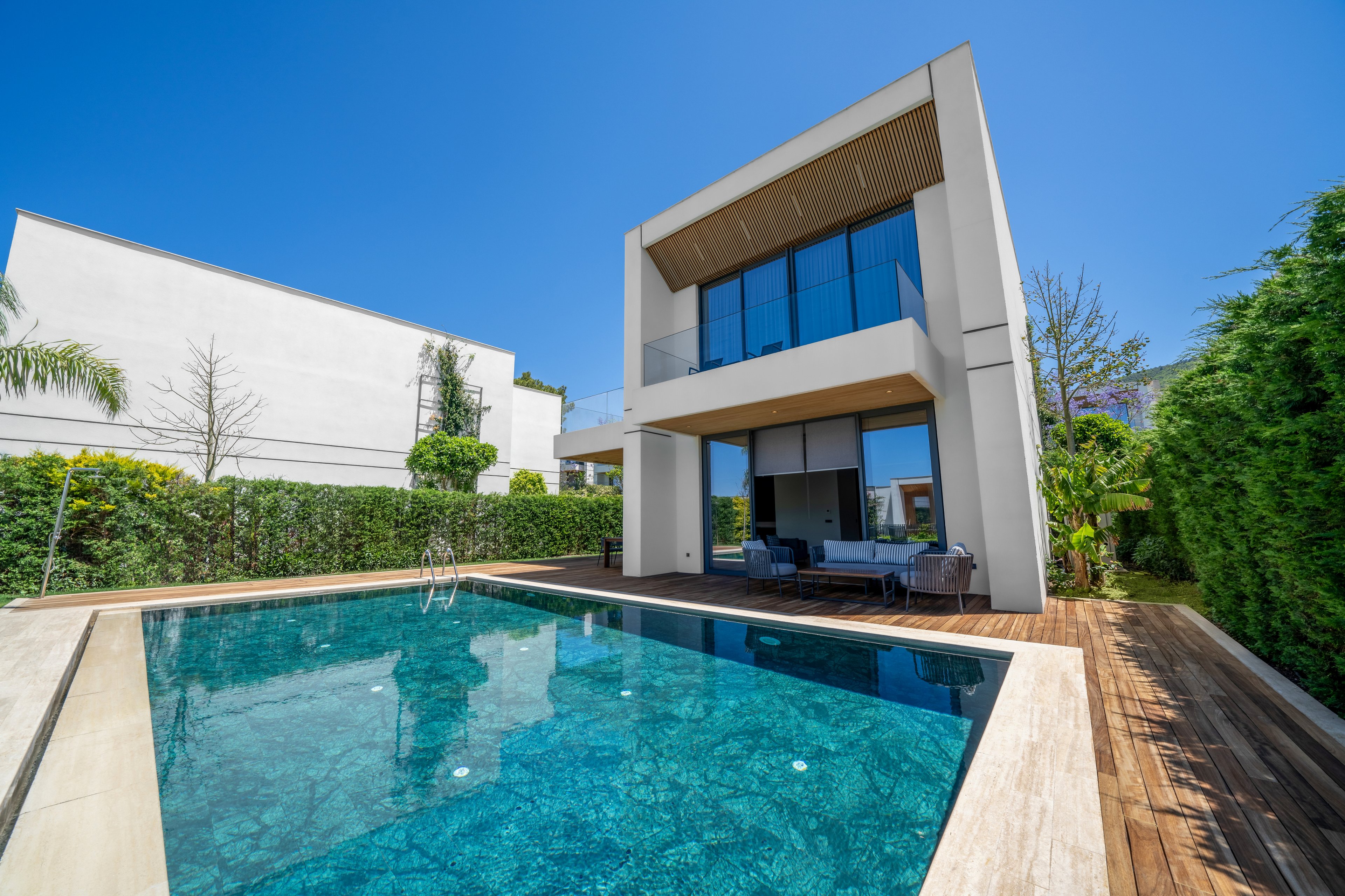 The Norm Collection Door'a