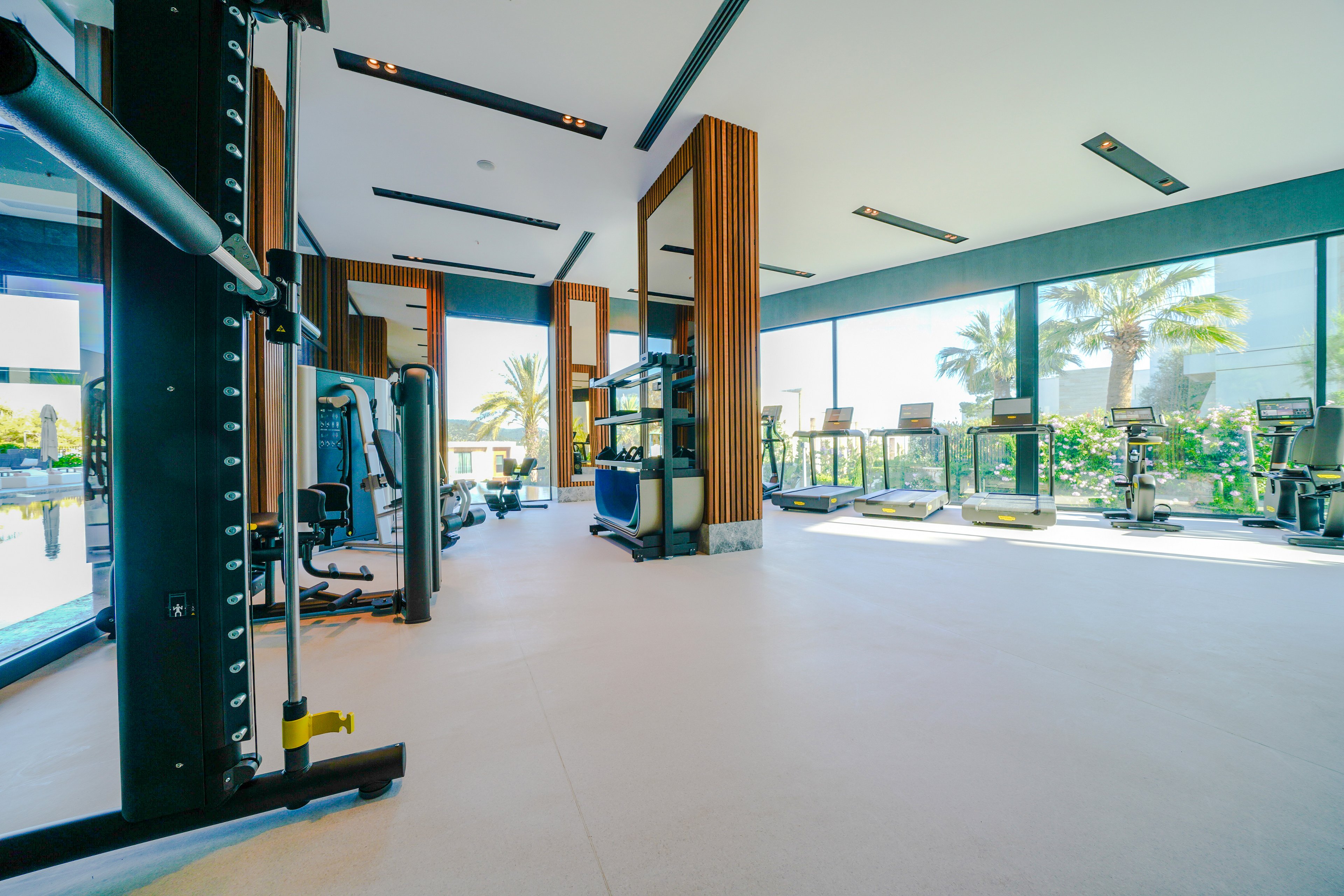 The Norm Collection Door'a