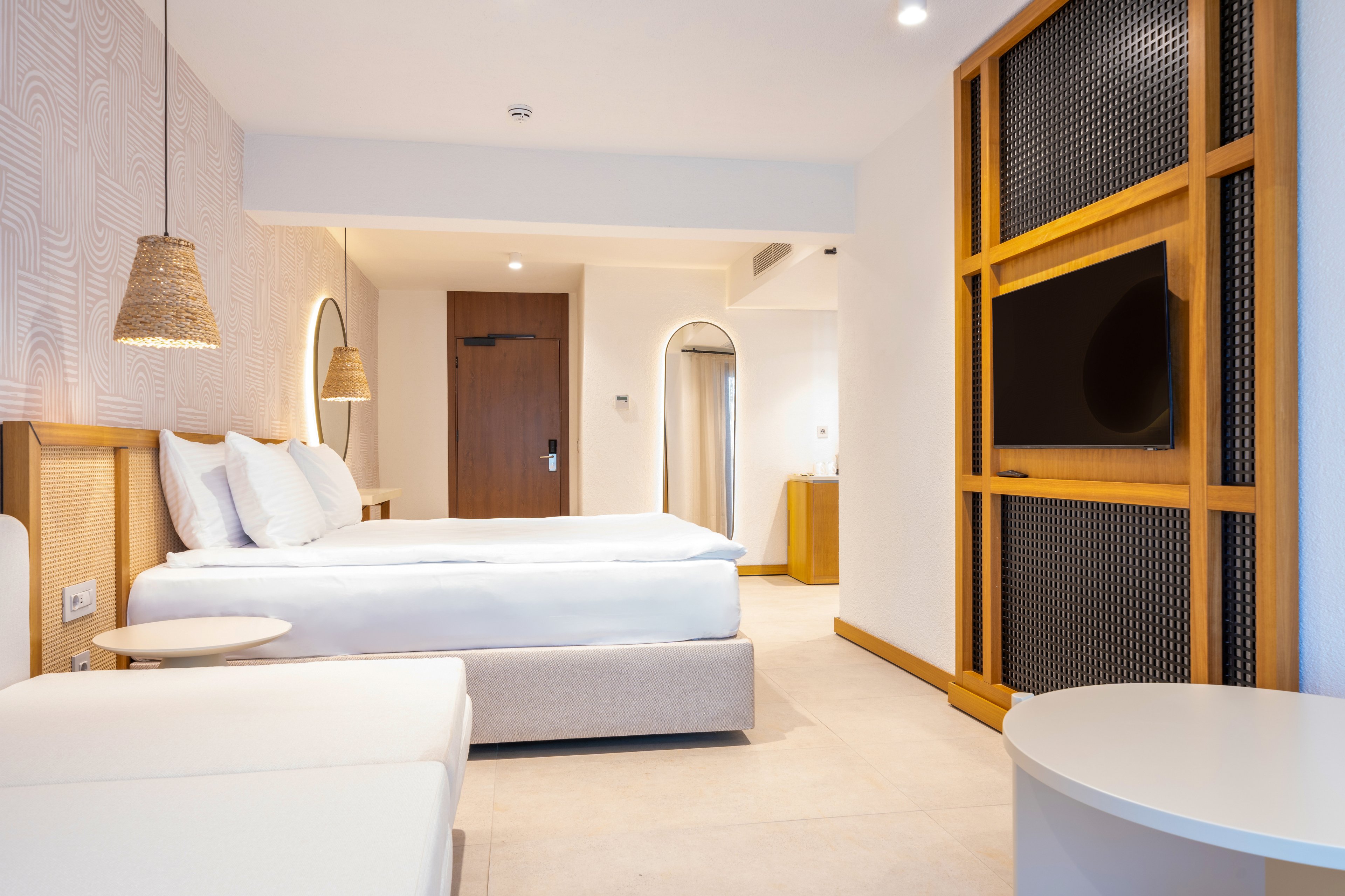 The Norm Collection Door'a