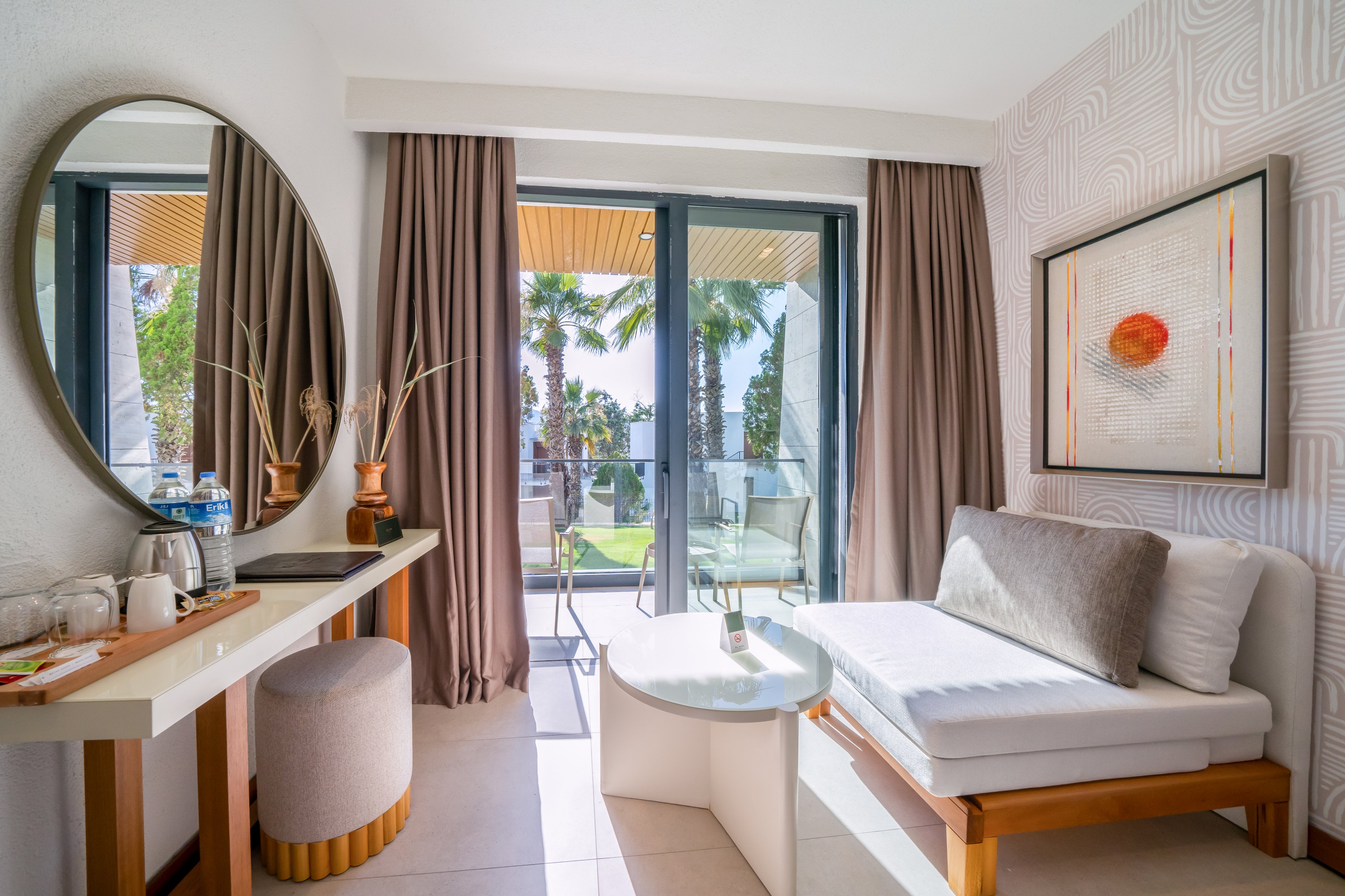 The Norm Collection Door'a