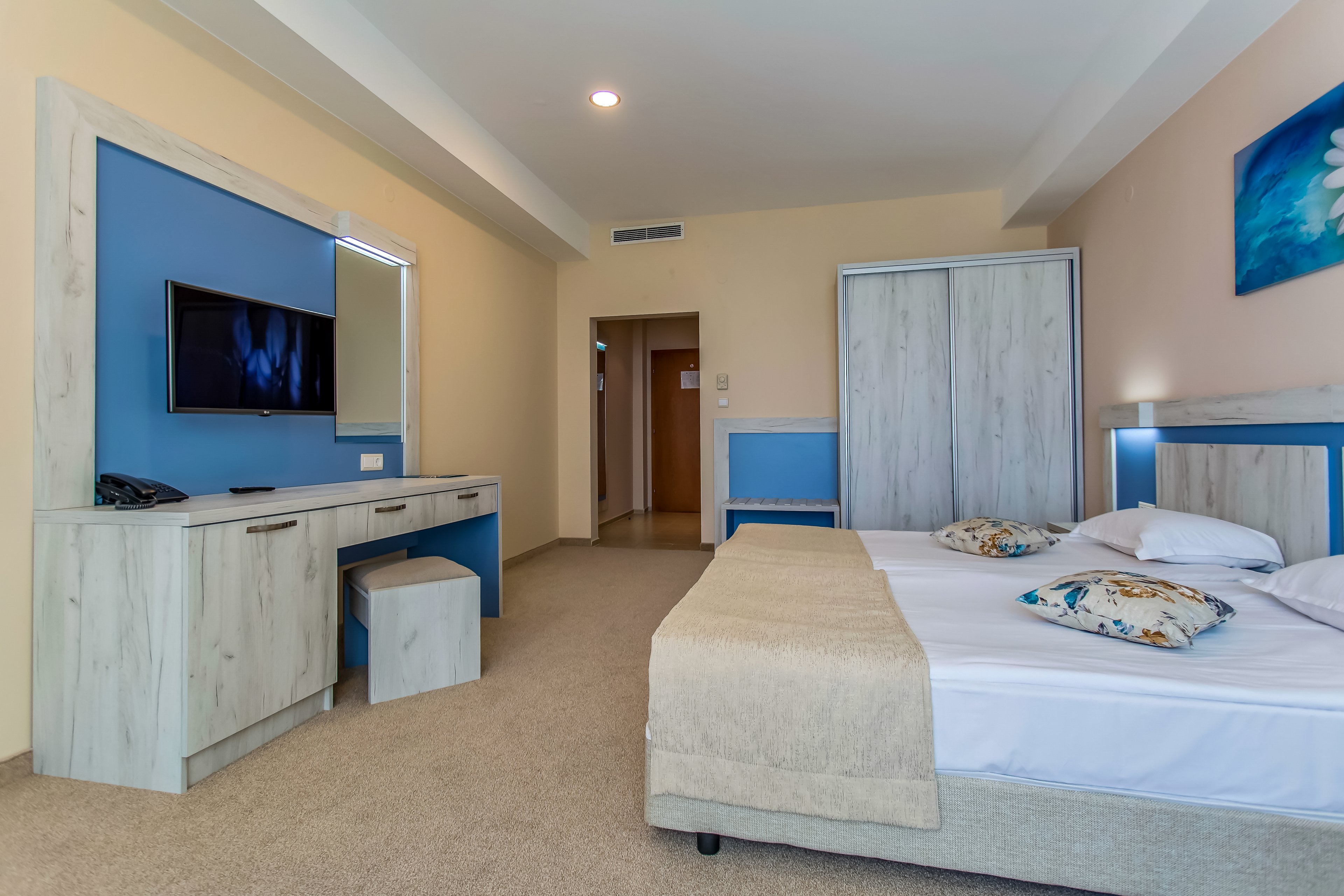 DIT Evrika Beach Club Hotel