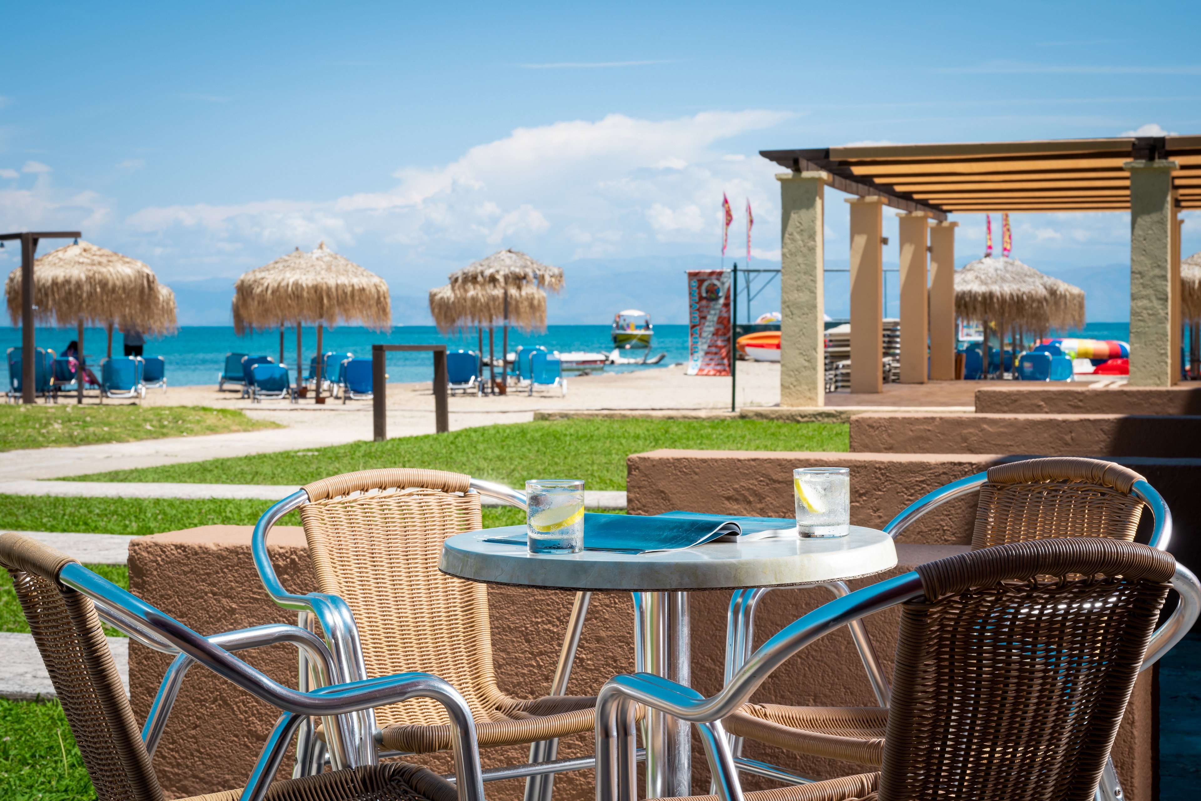 Canvas by Mitsis Messonghi