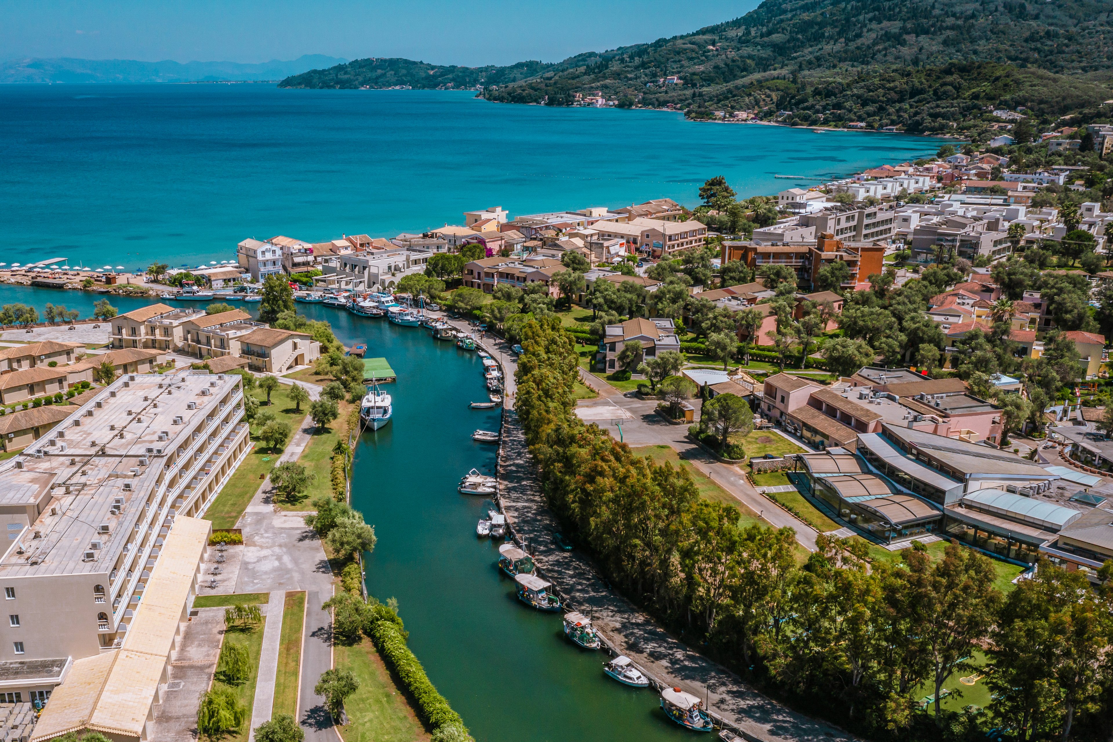 Canvas by Mitsis Messonghi