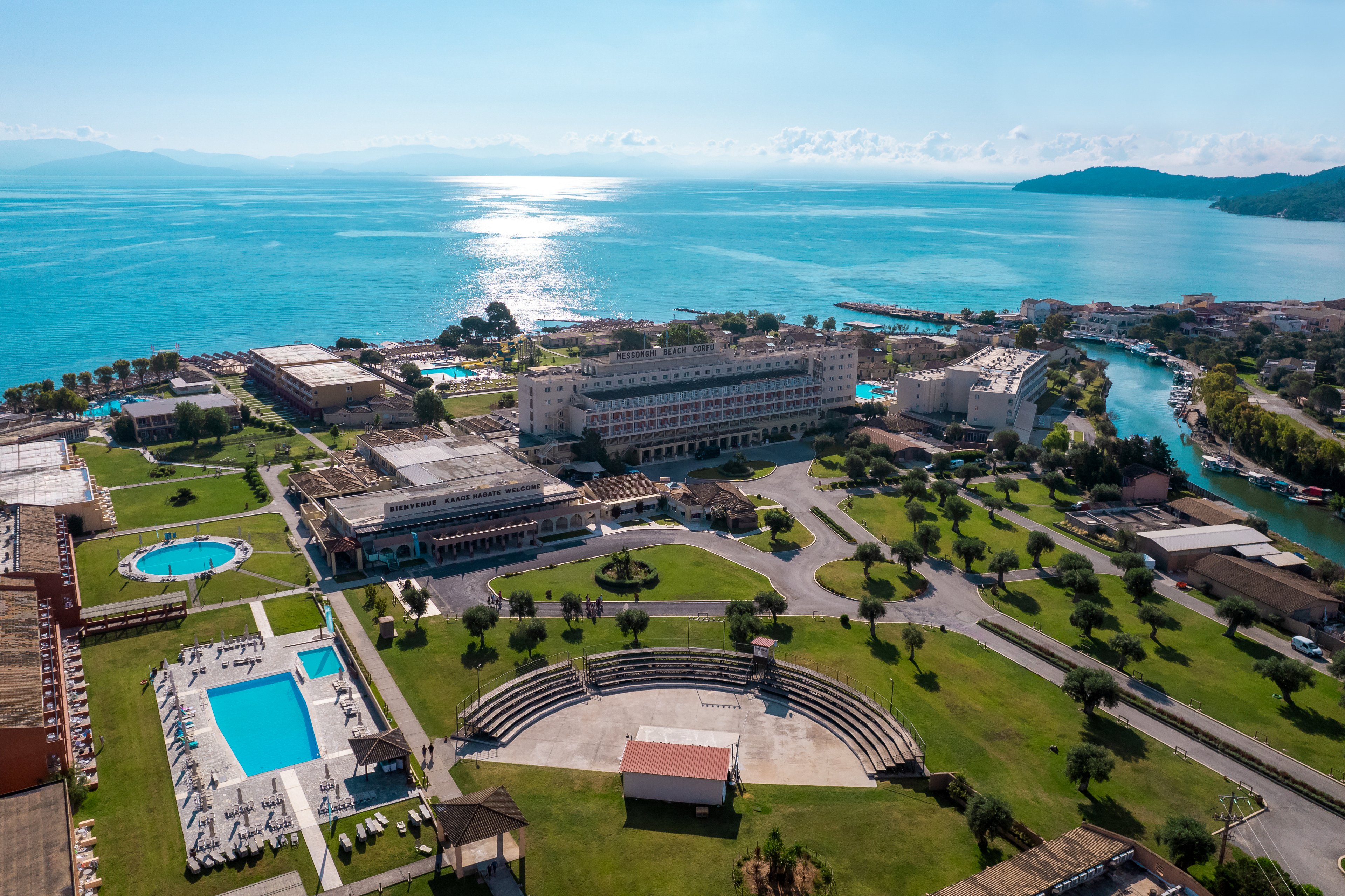 Canvas by Mitsis Messonghi