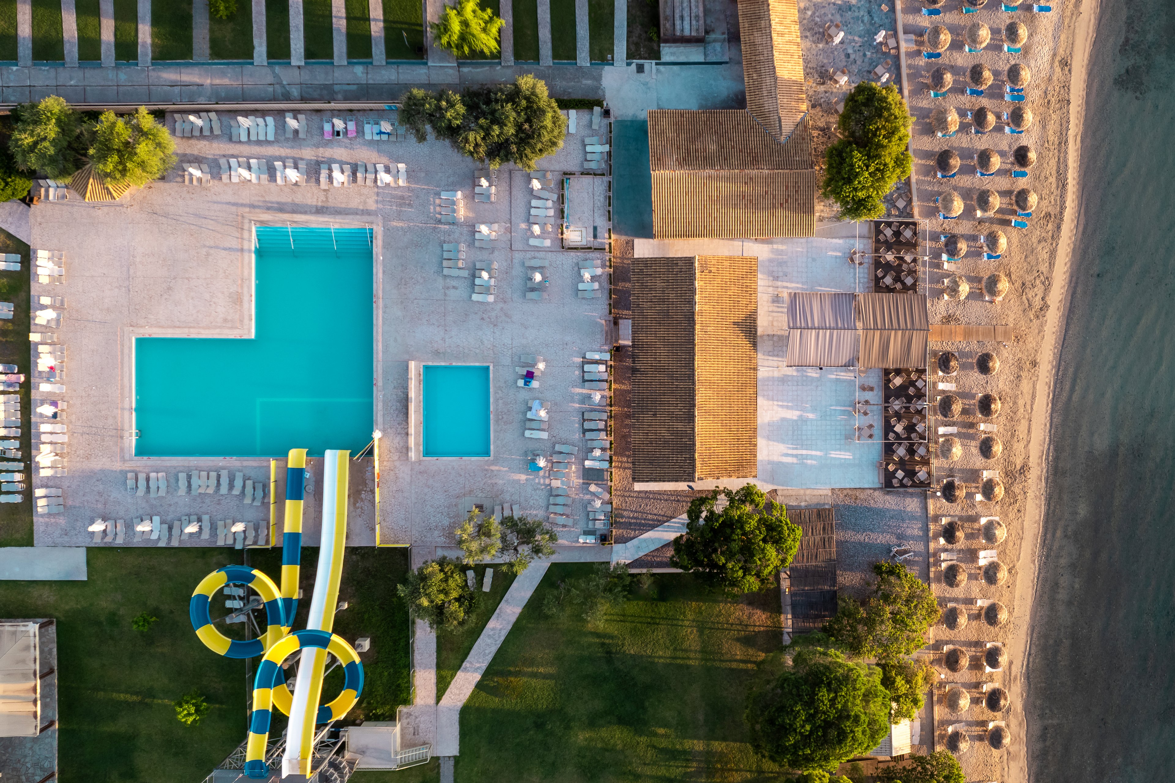 Canvas by Mitsis Messonghi