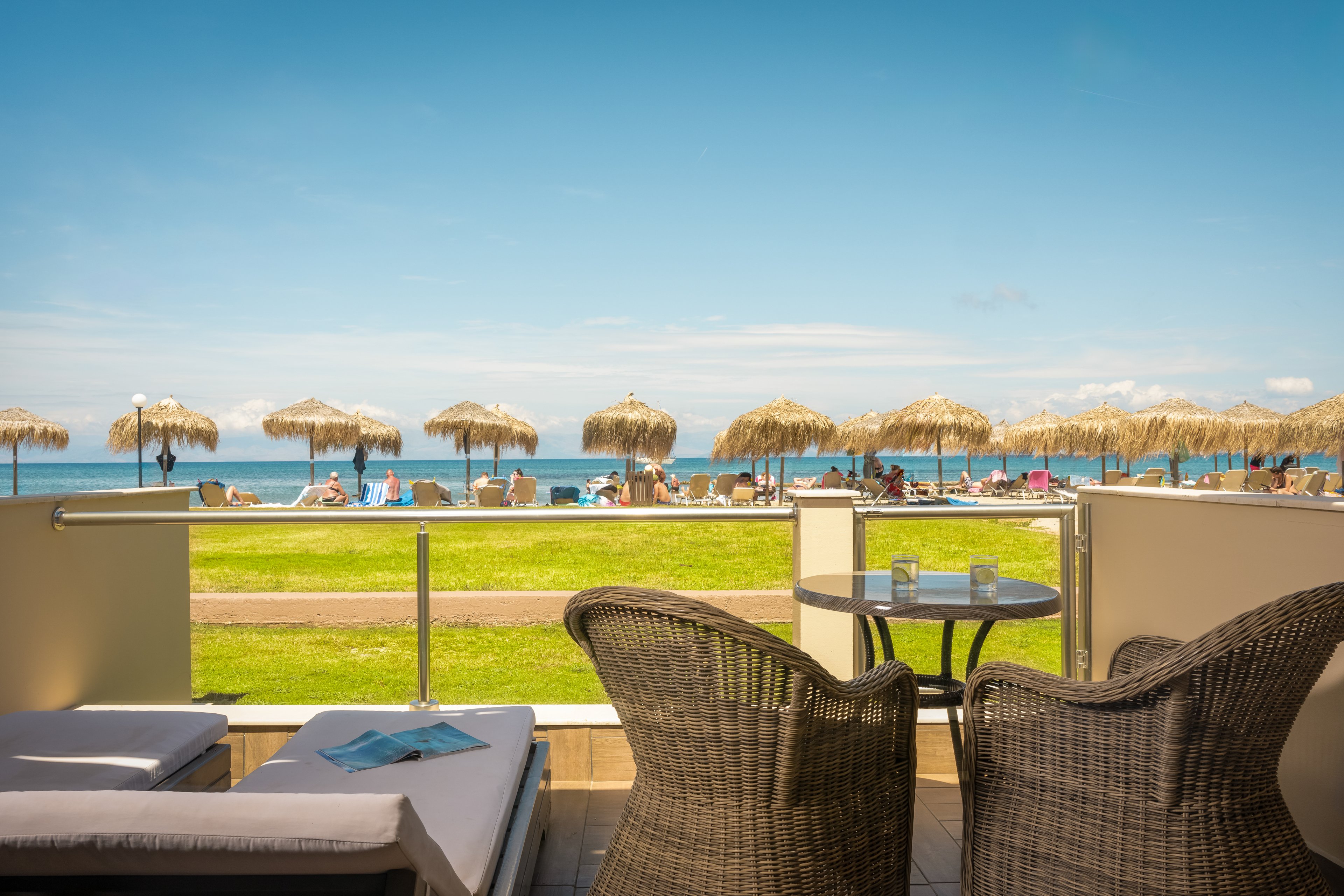 Canvas by Mitsis Messonghi