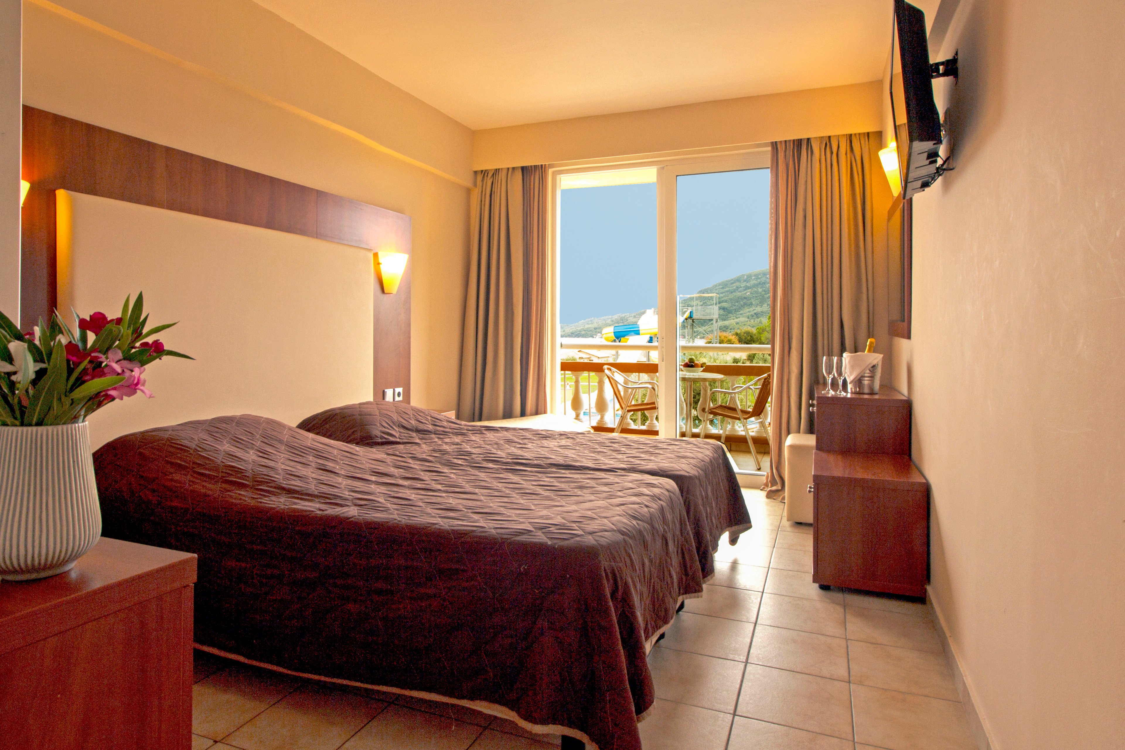 Canvas by Mitsis Messonghi