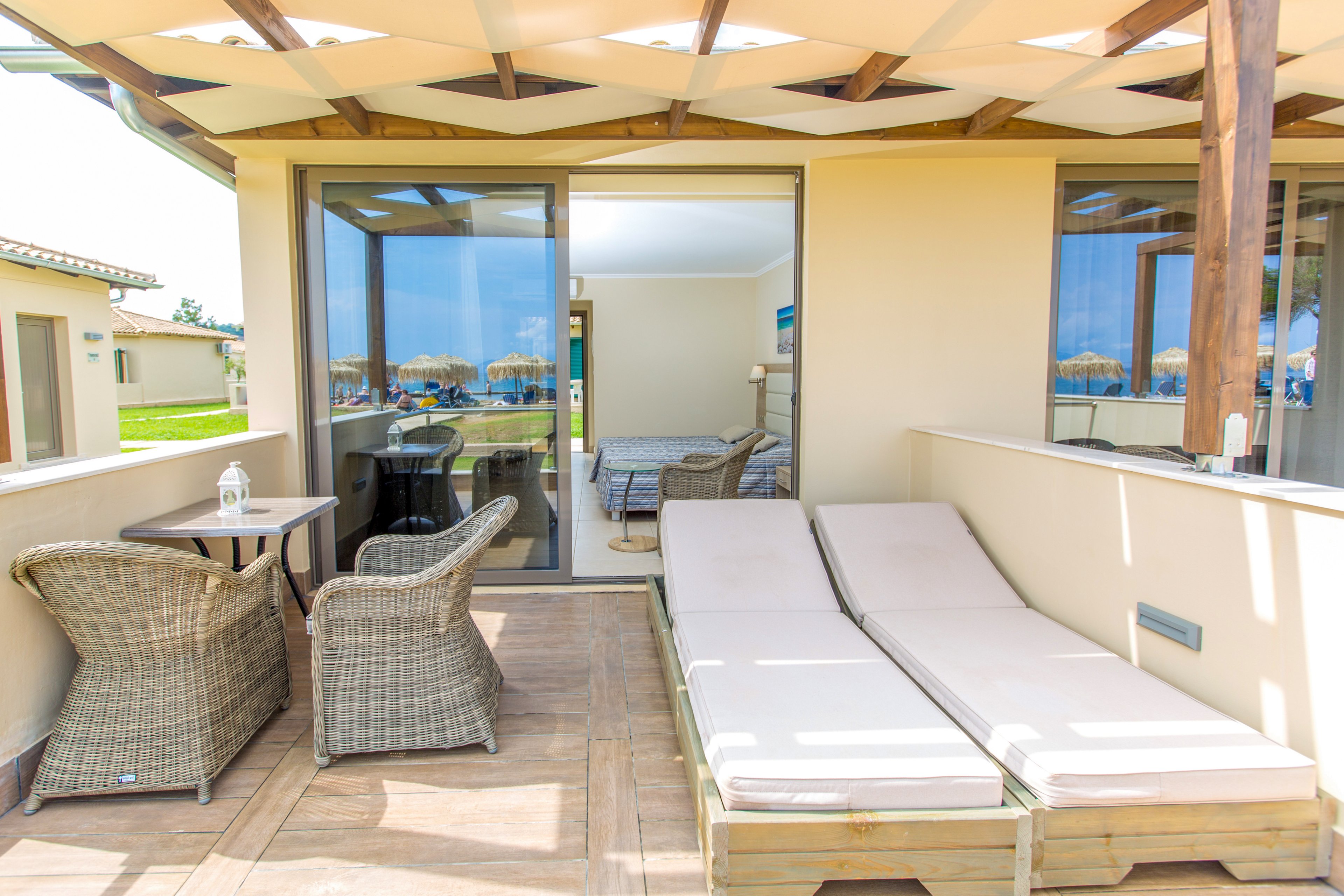 Canvas by Mitsis Messonghi