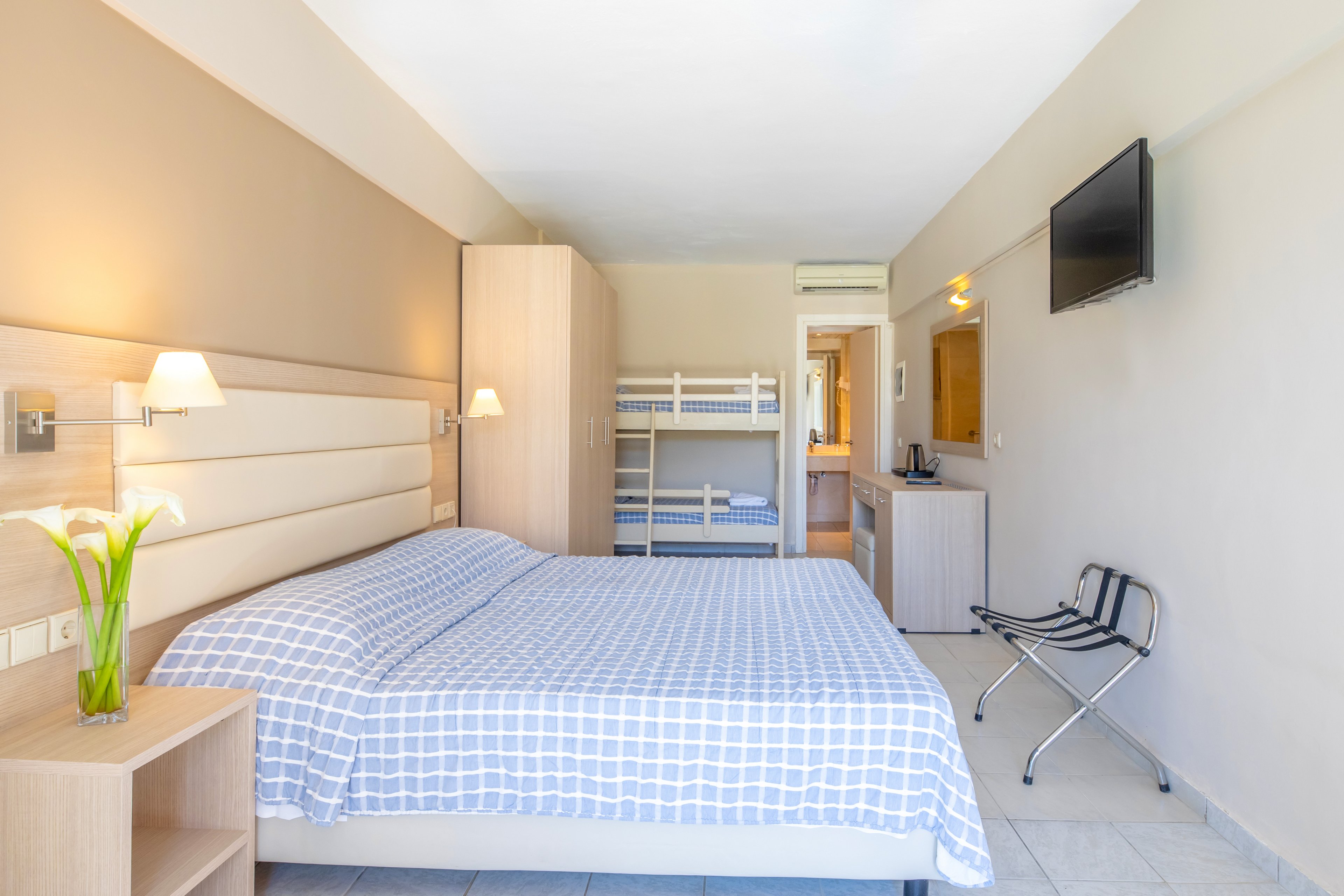 Canvas by Mitsis Messonghi