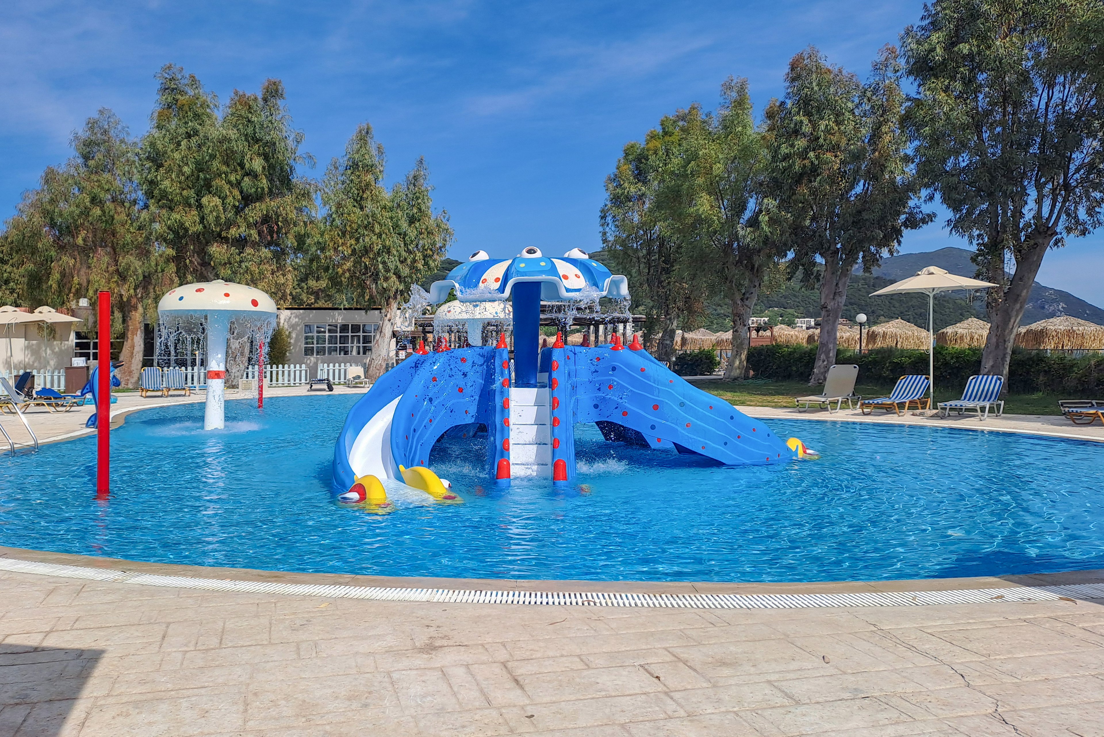 Canvas by Mitsis Messonghi