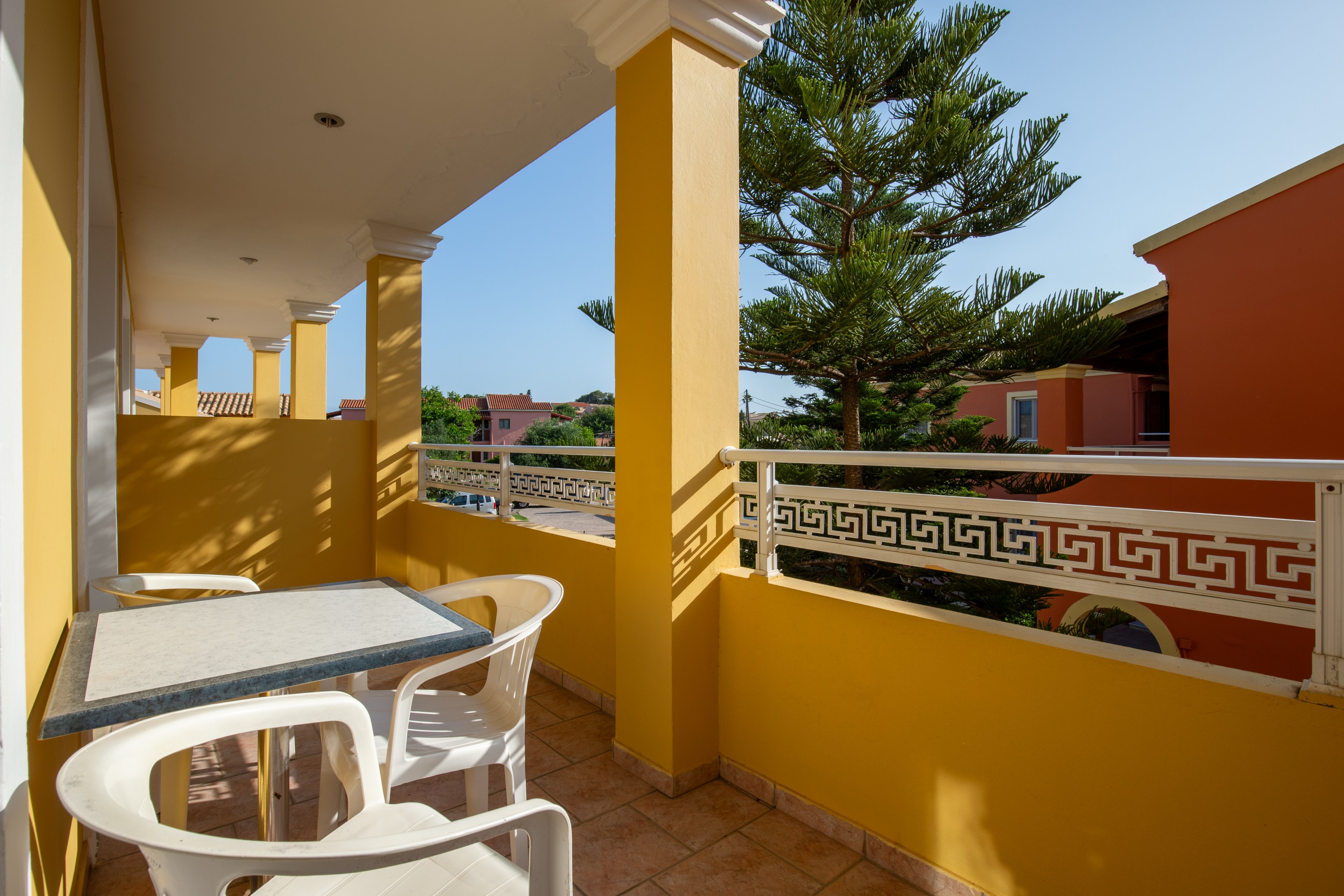 Luisa Studios & Apartments