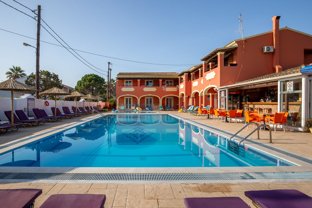 Luisa Studios & Apartments