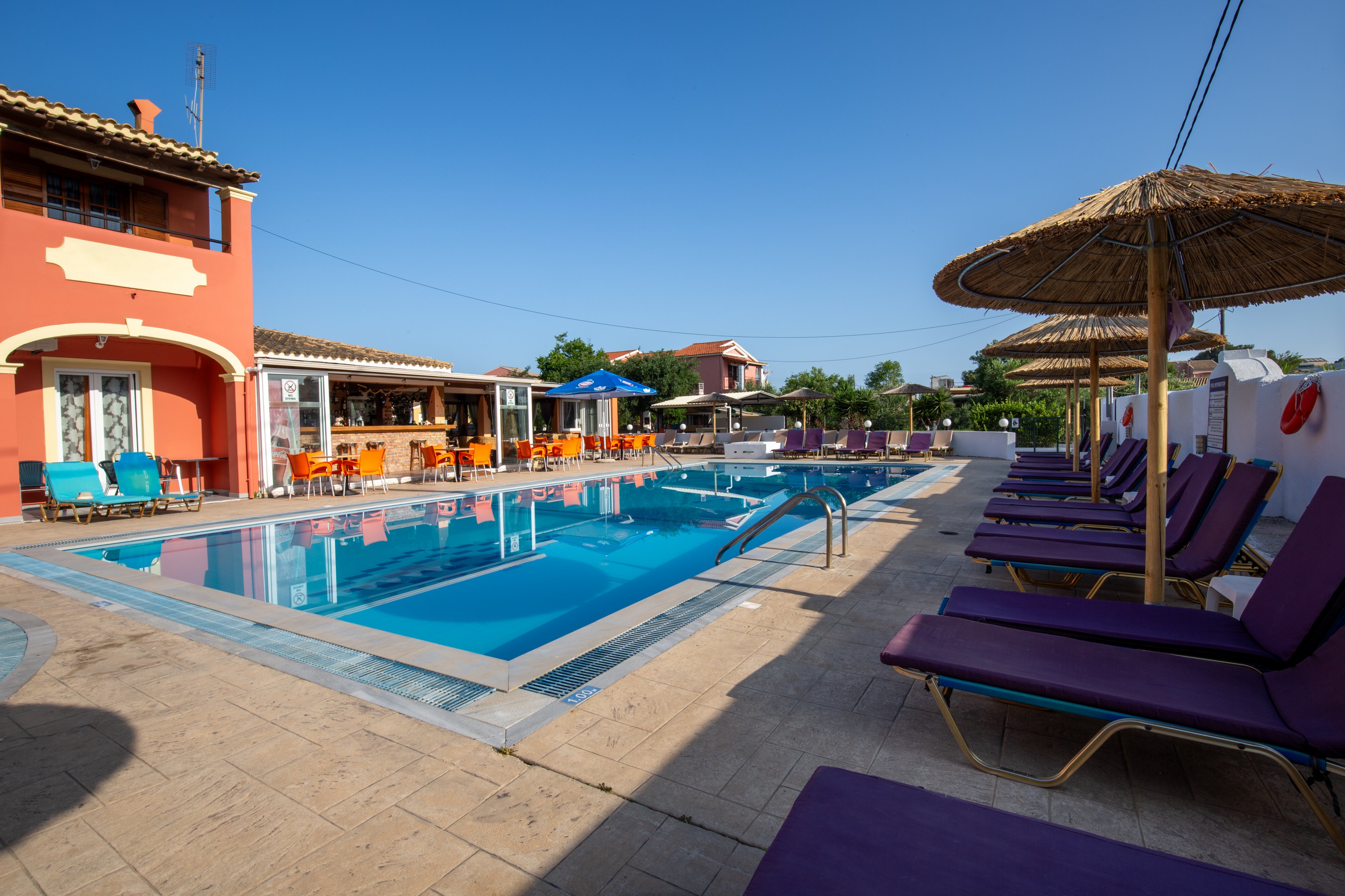 Luisa Studios & Apartments