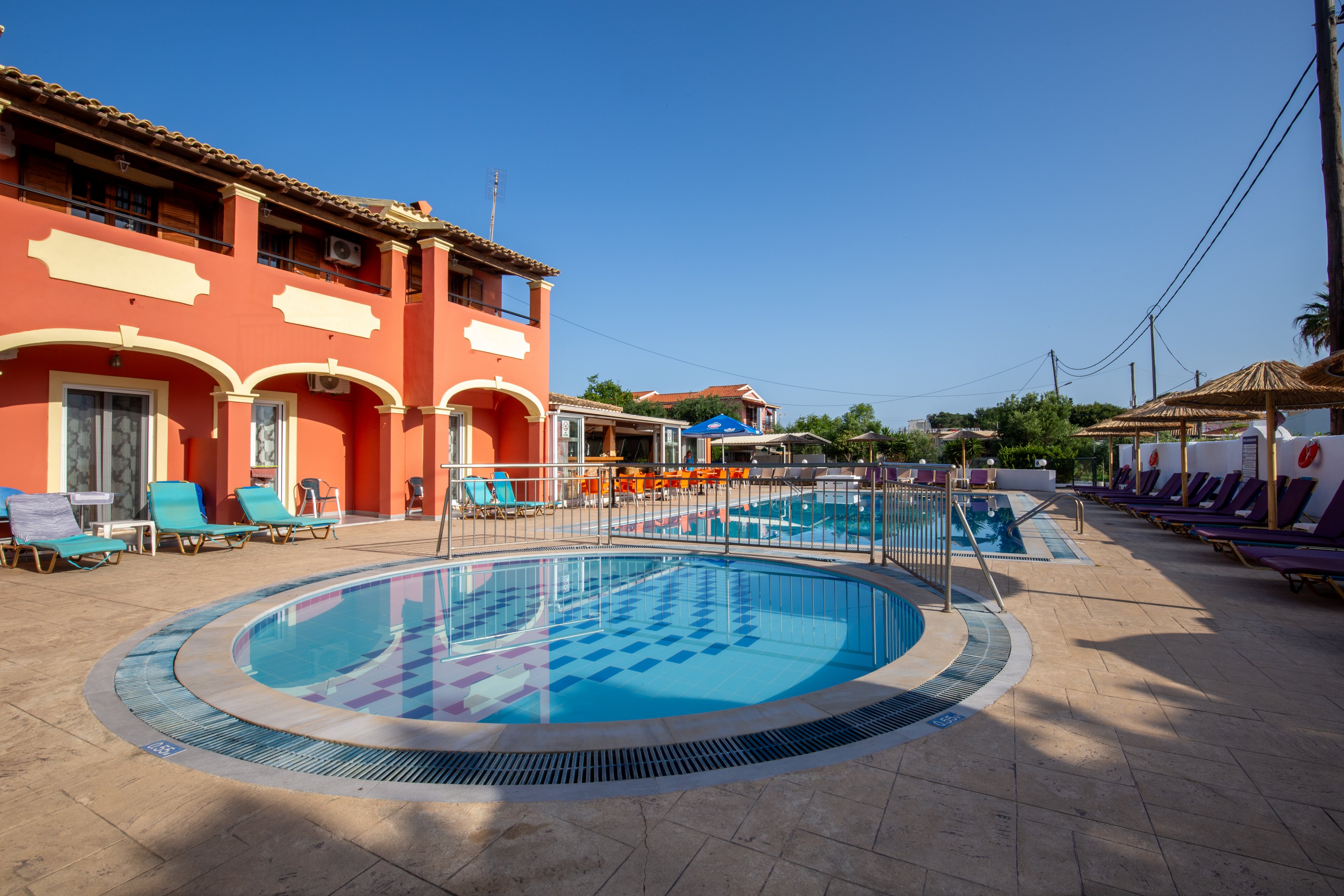 Luisa Studios & Apartments