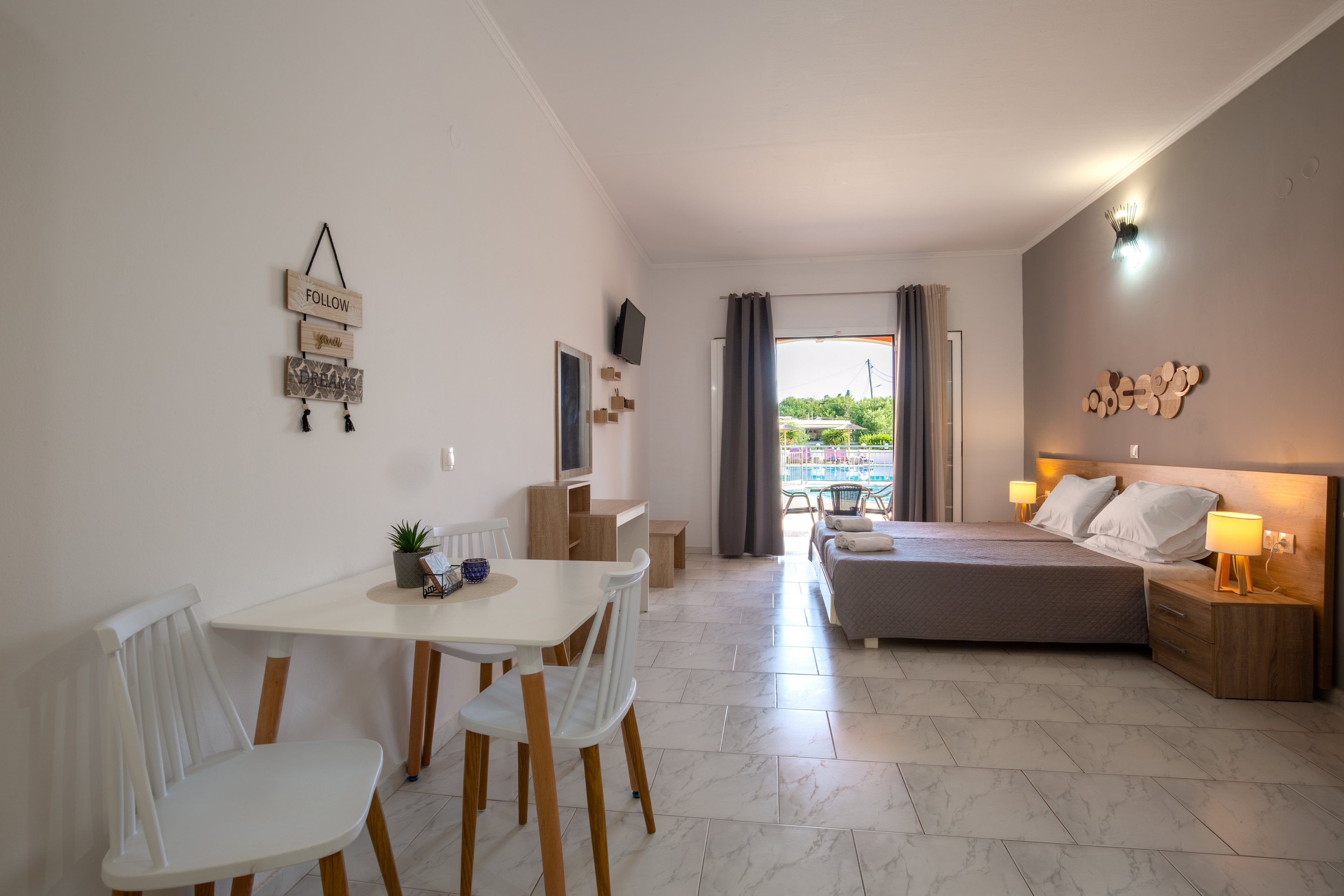 Luisa Studios & Apartments