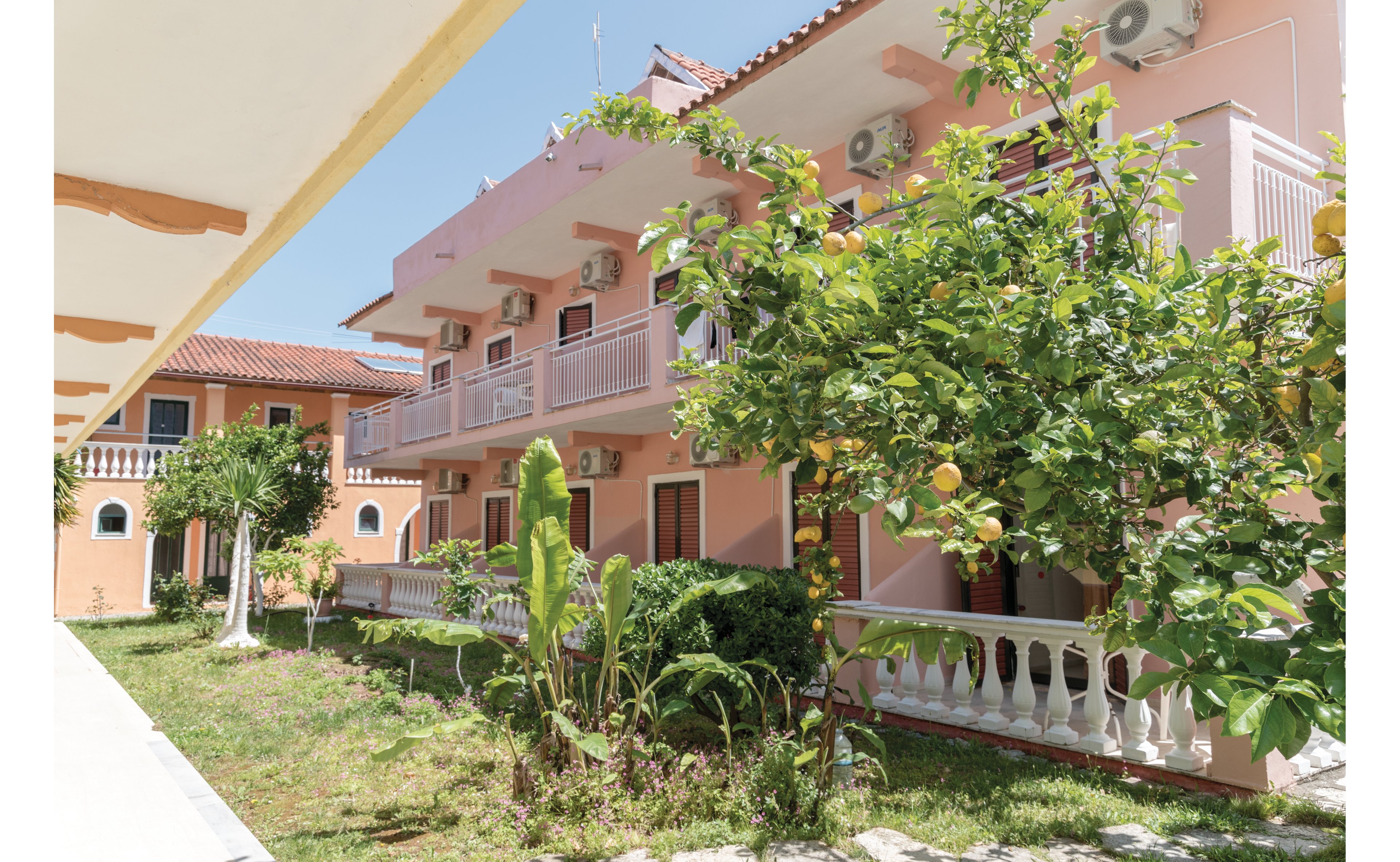 Valentinos Apartments