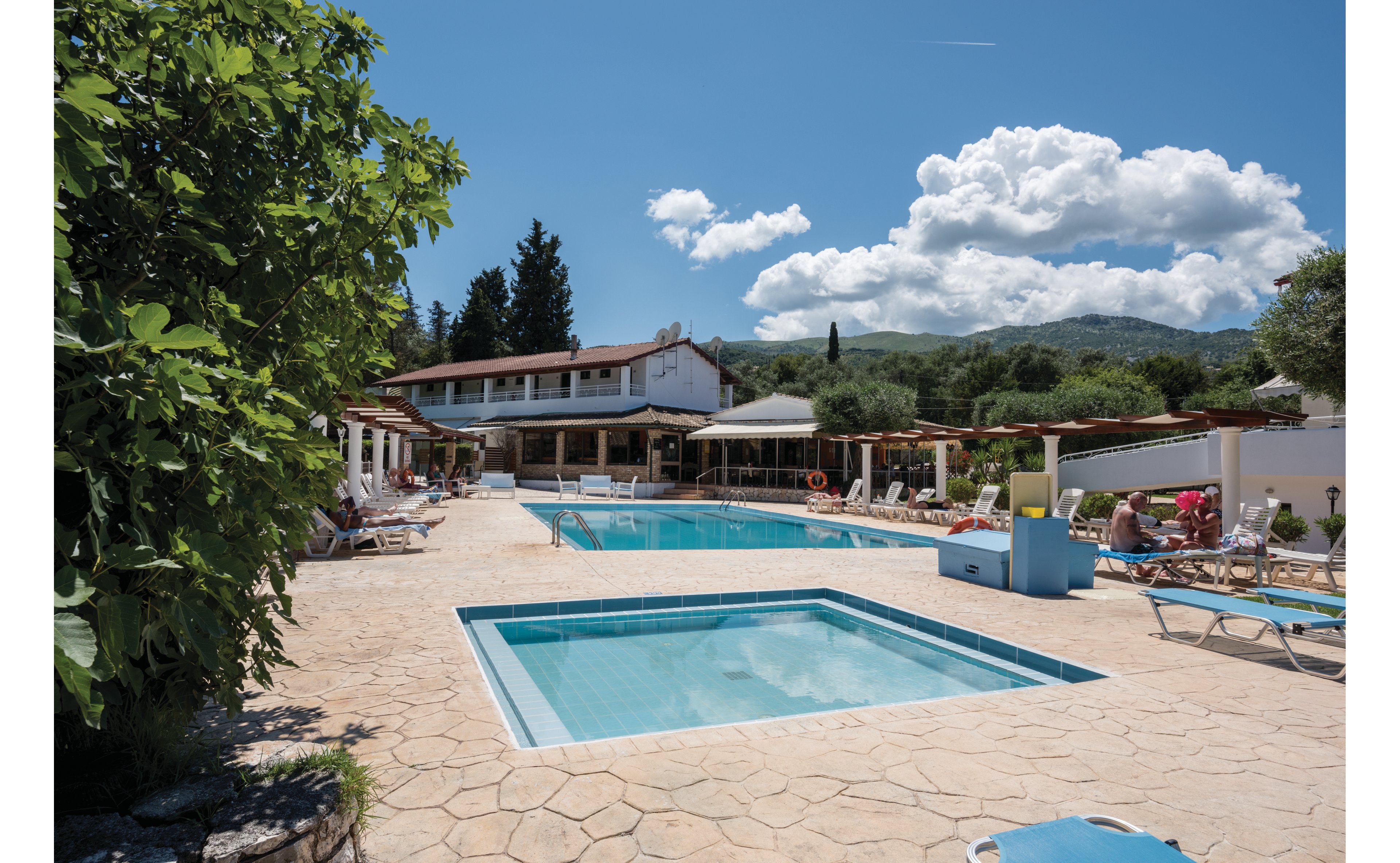 Katia Studios & Apartments