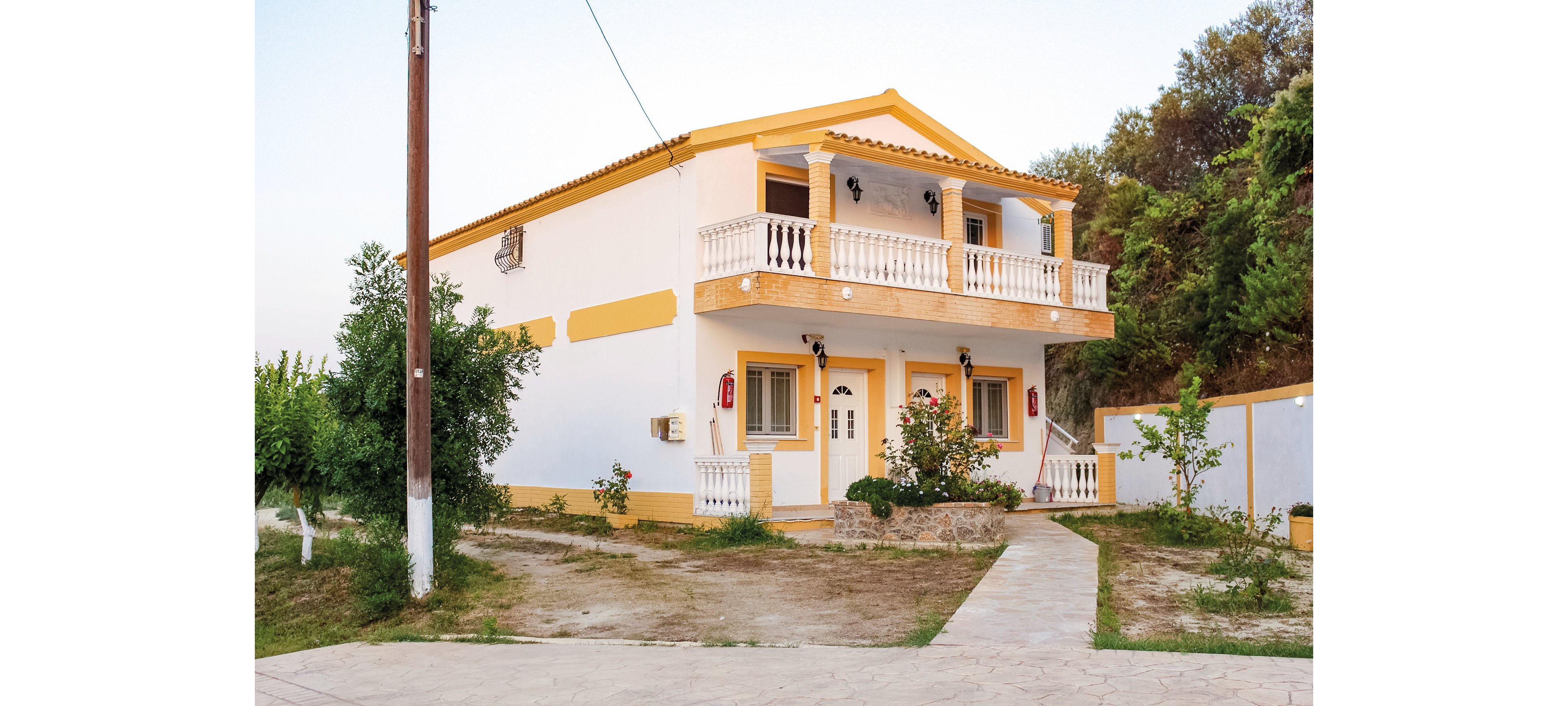 Tsaros Apartments