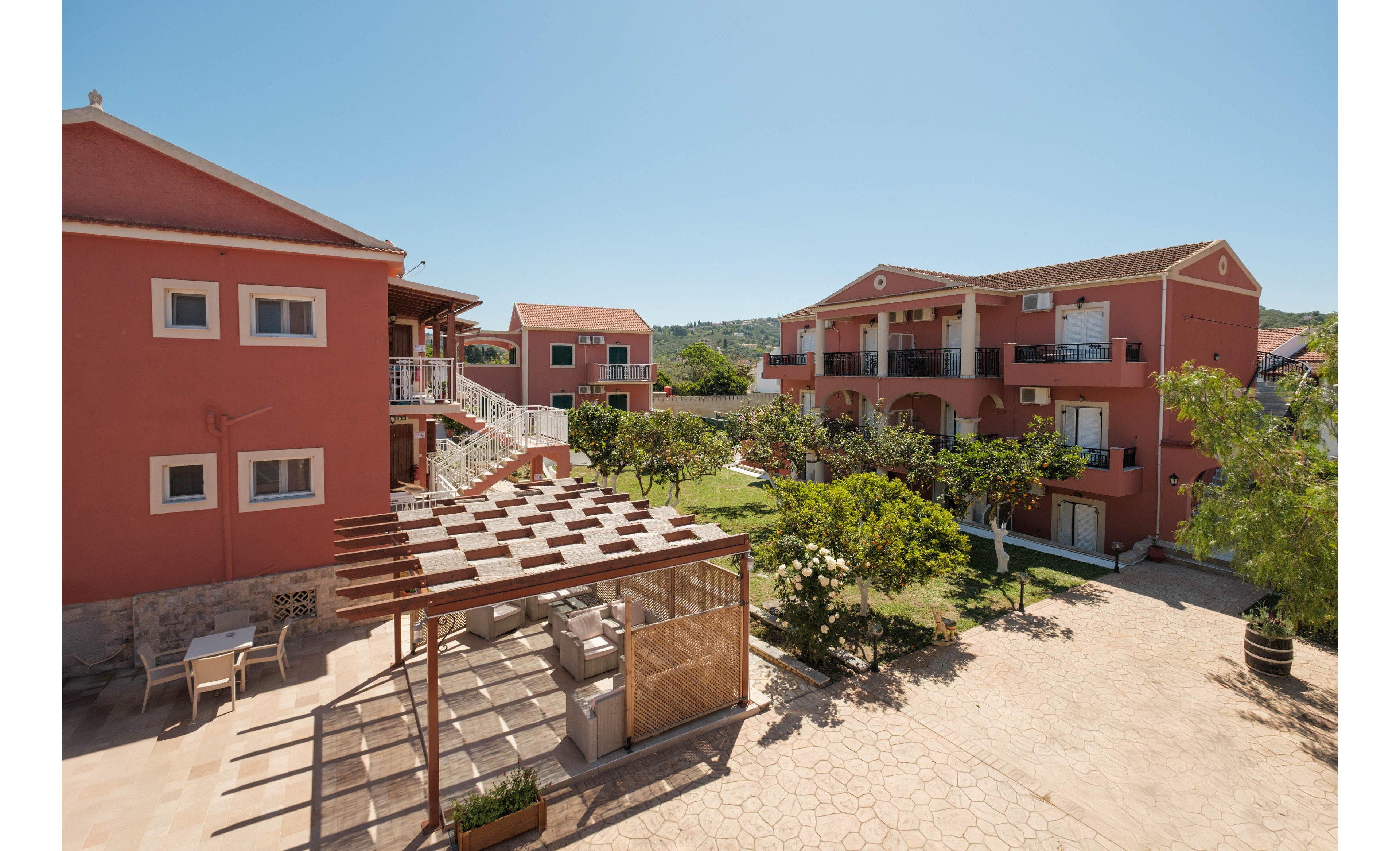 Nafsika & Dionyssos at Rainbow