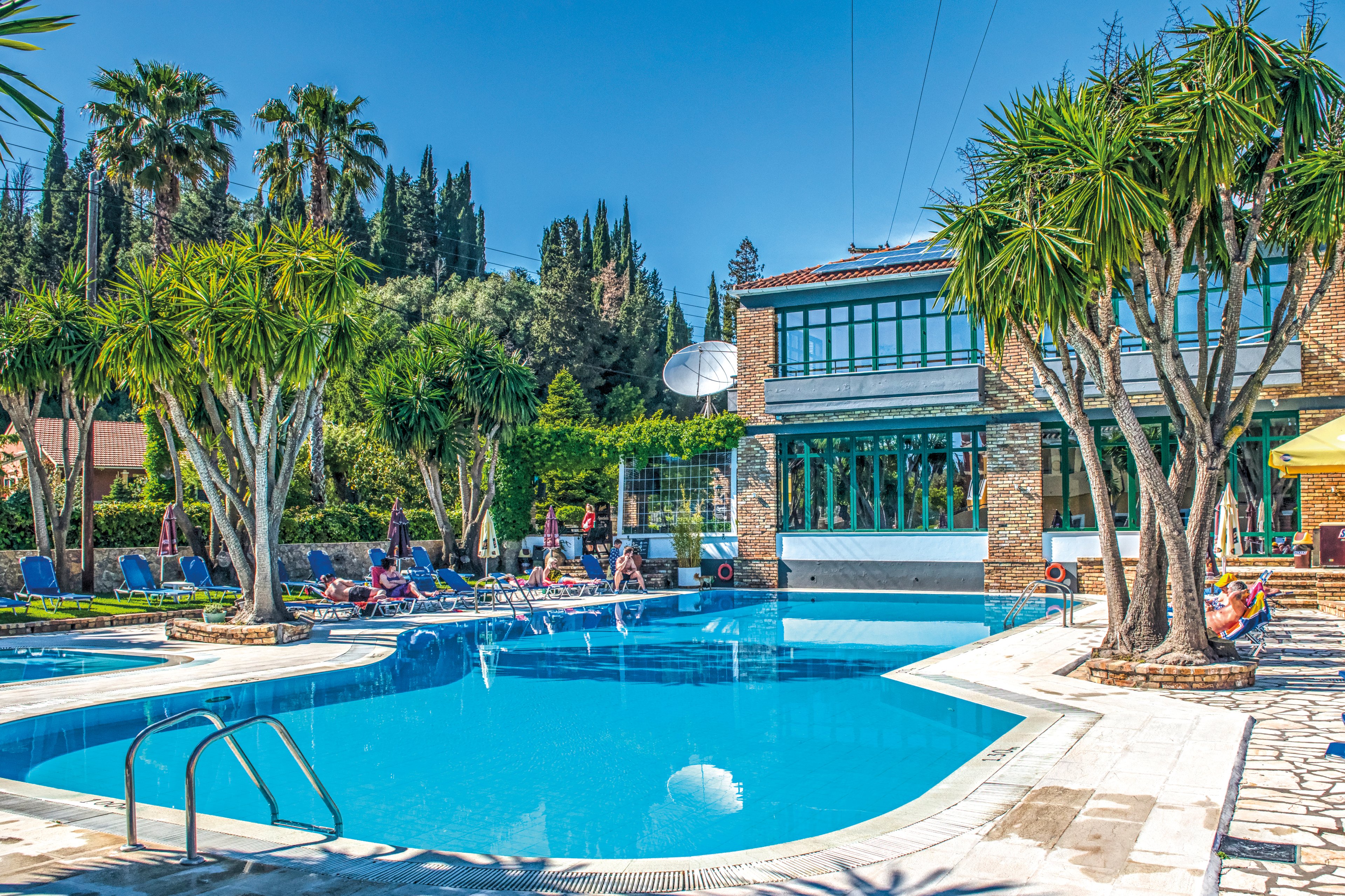 Legends Hotel & Apartments