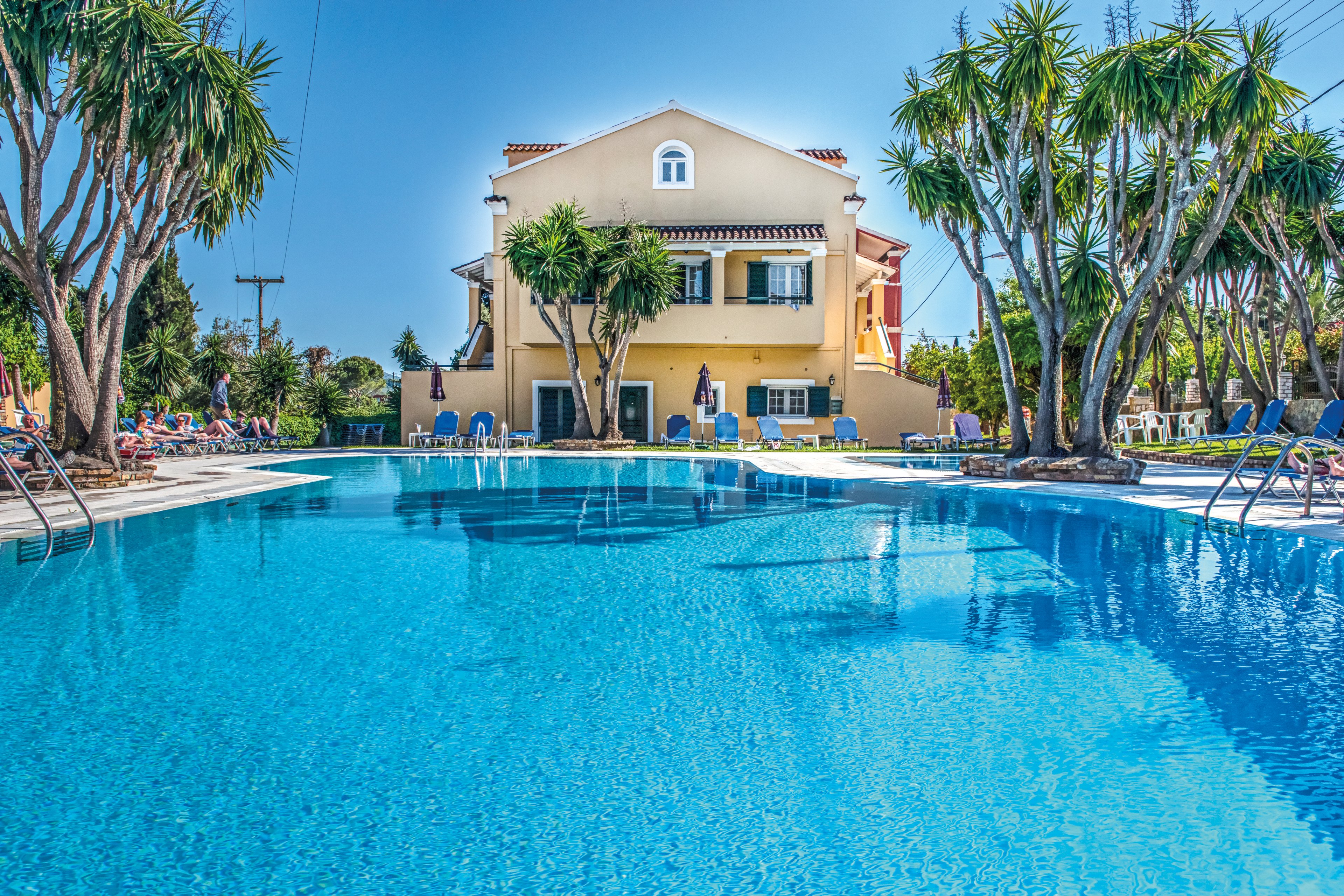 Legends Hotel & Apartments