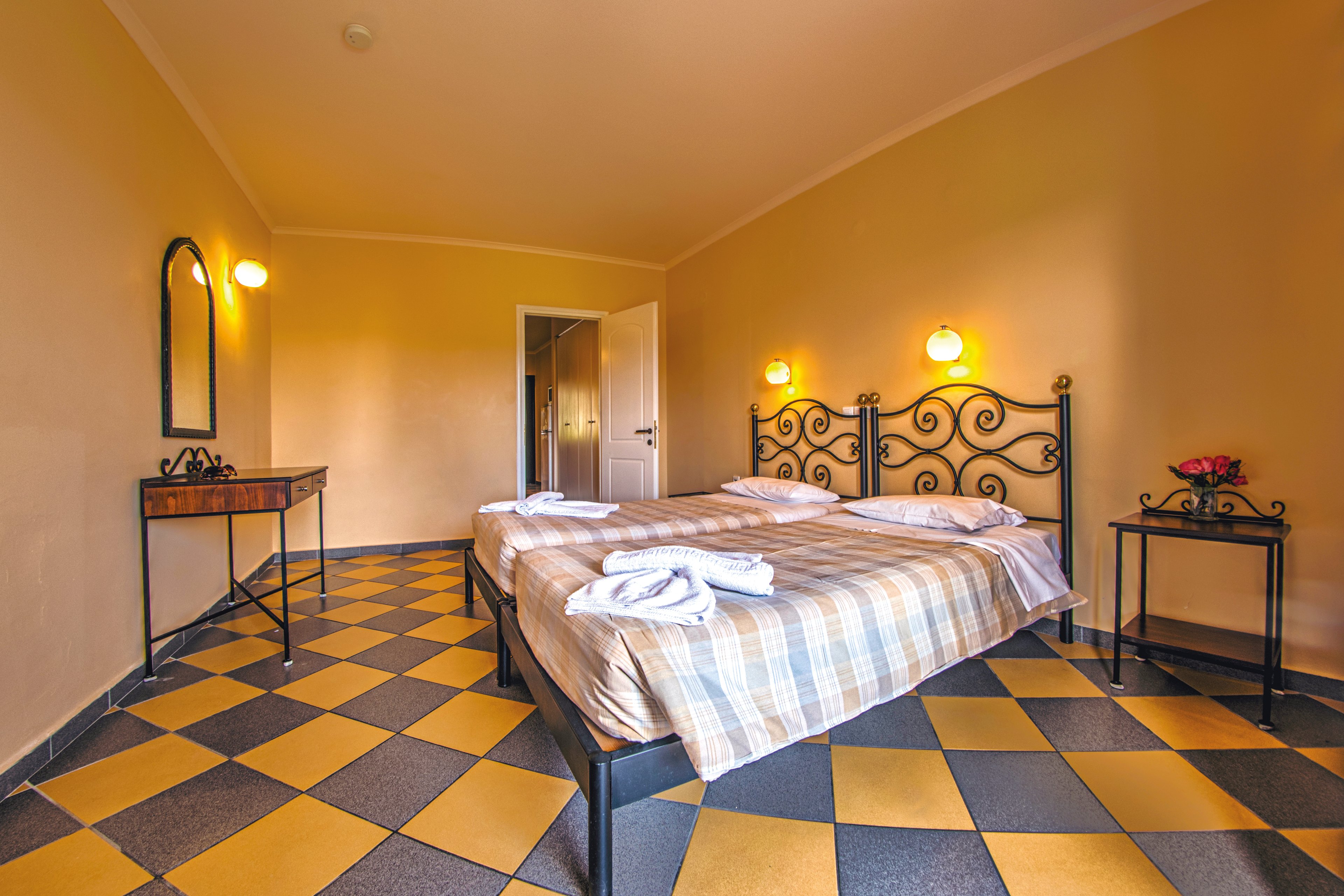 Legends Hotel & Apartments