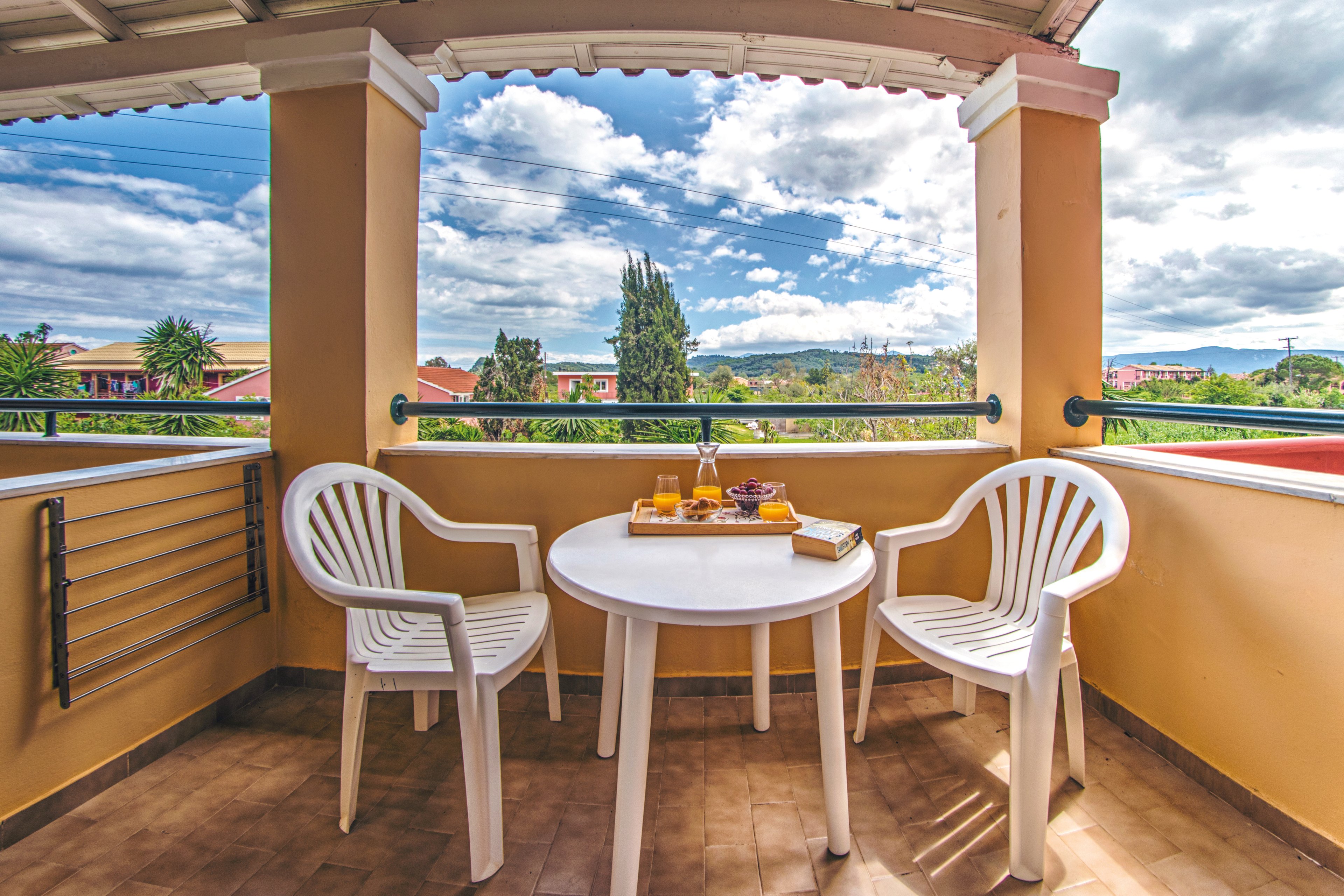 Legends Hotel & Apartments