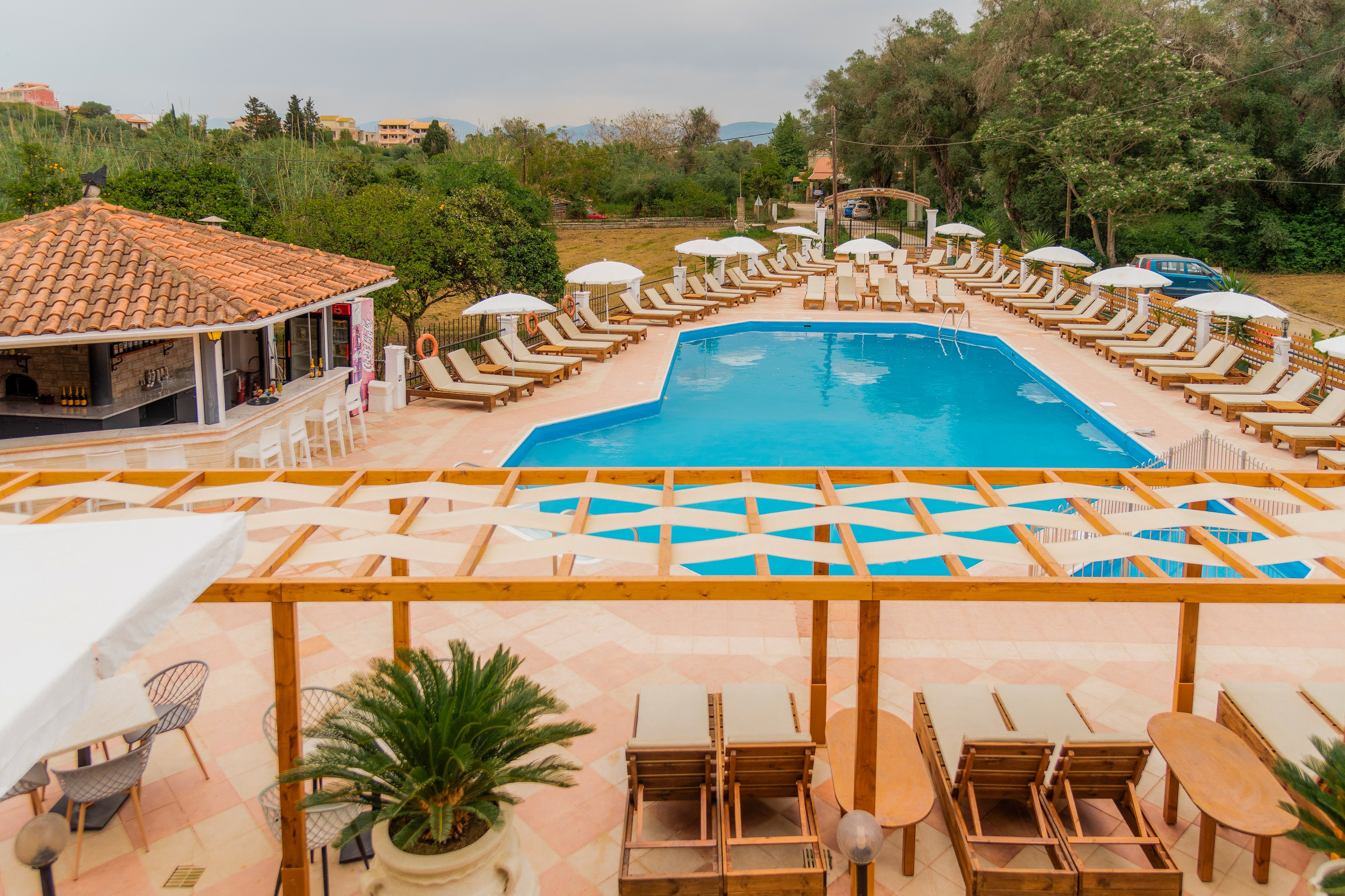 Oula Hotel & Apartments