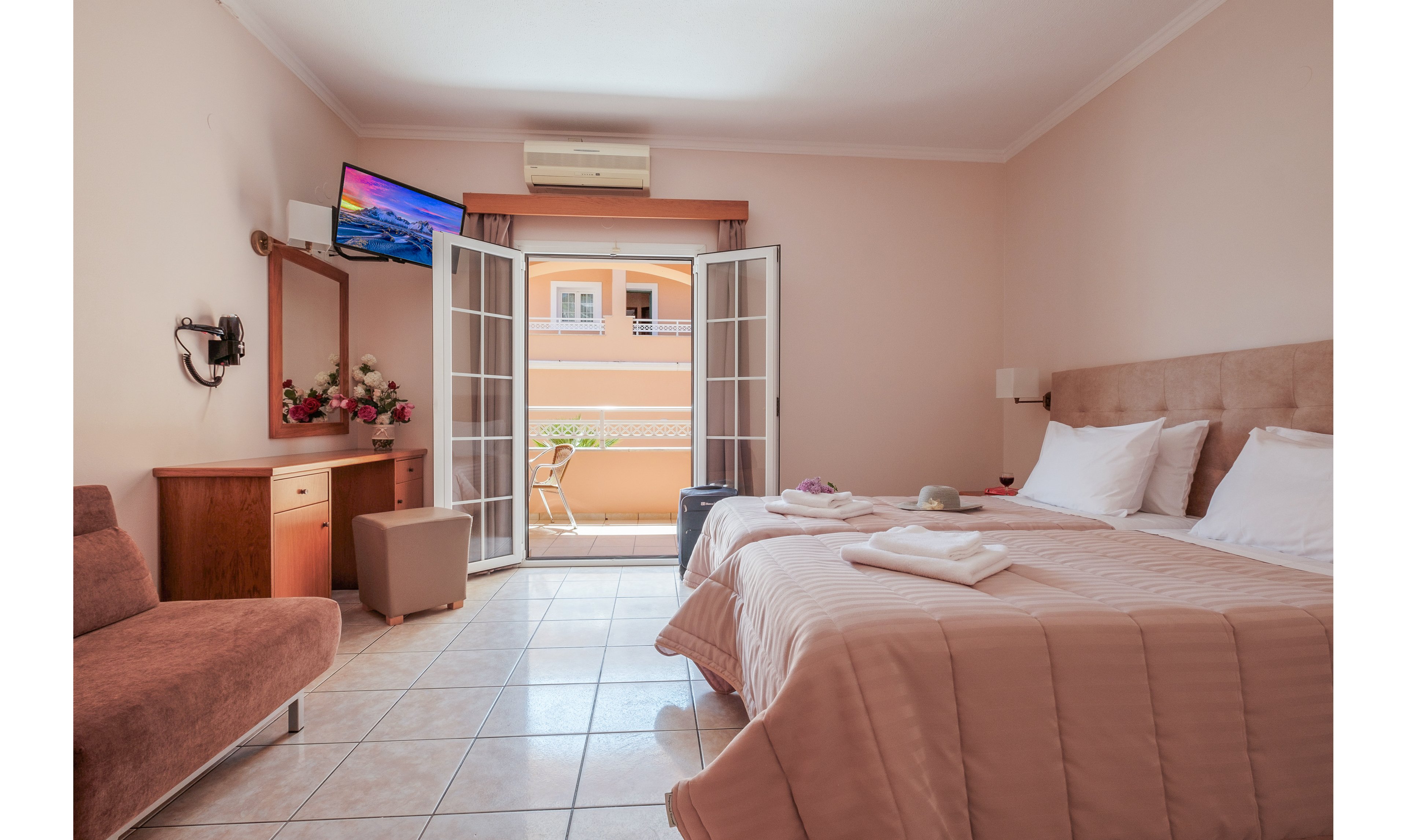 Lagoon Hotel and Apartments