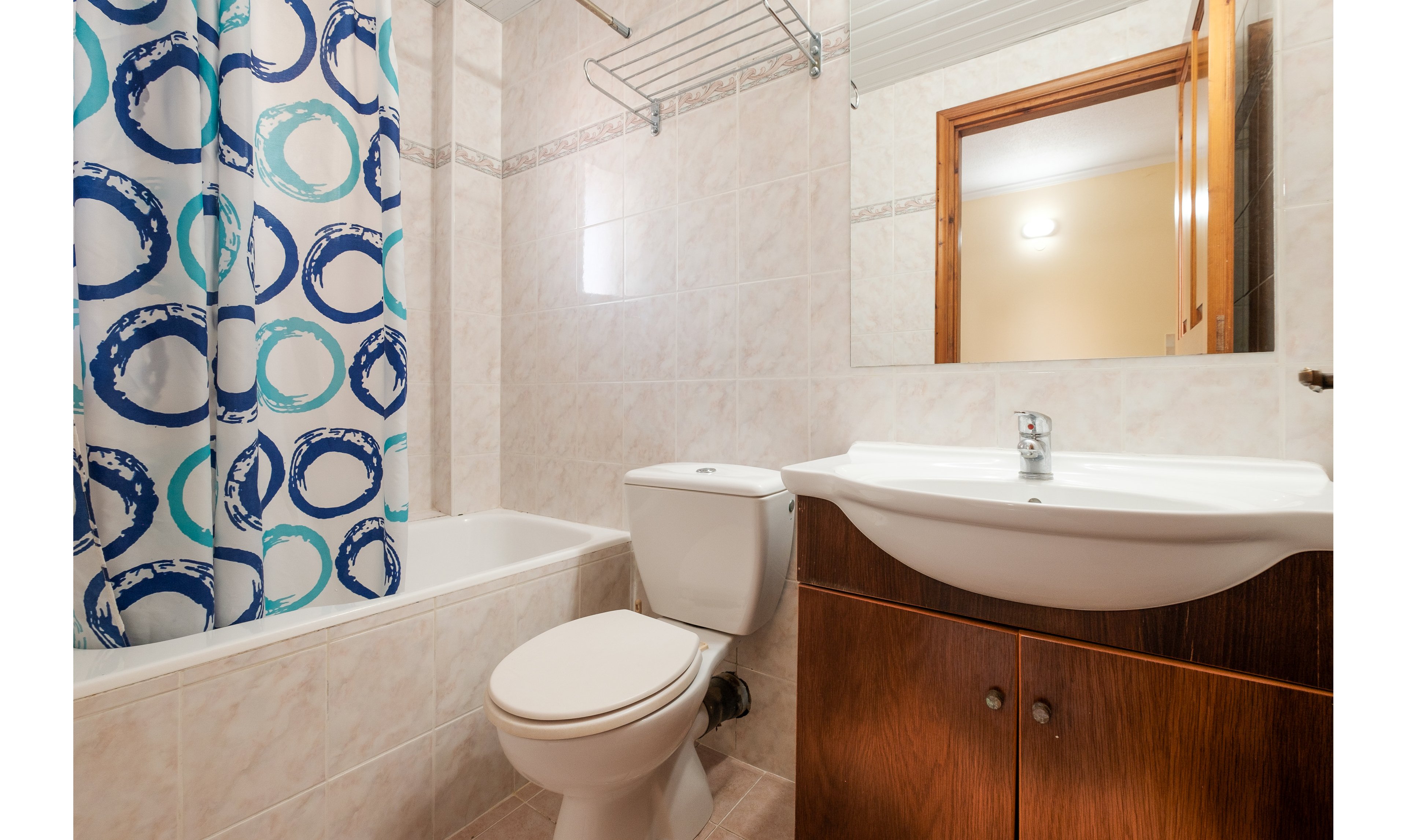 Lagoon Hotel and Apartments