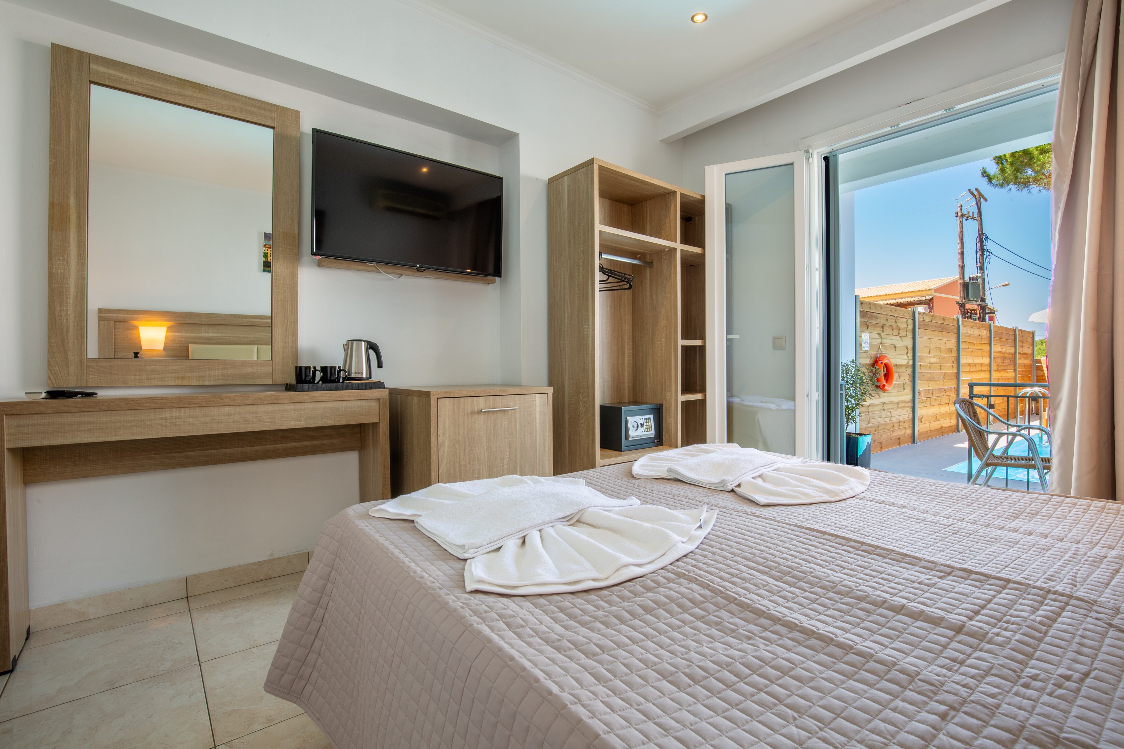 Sungate Hotel