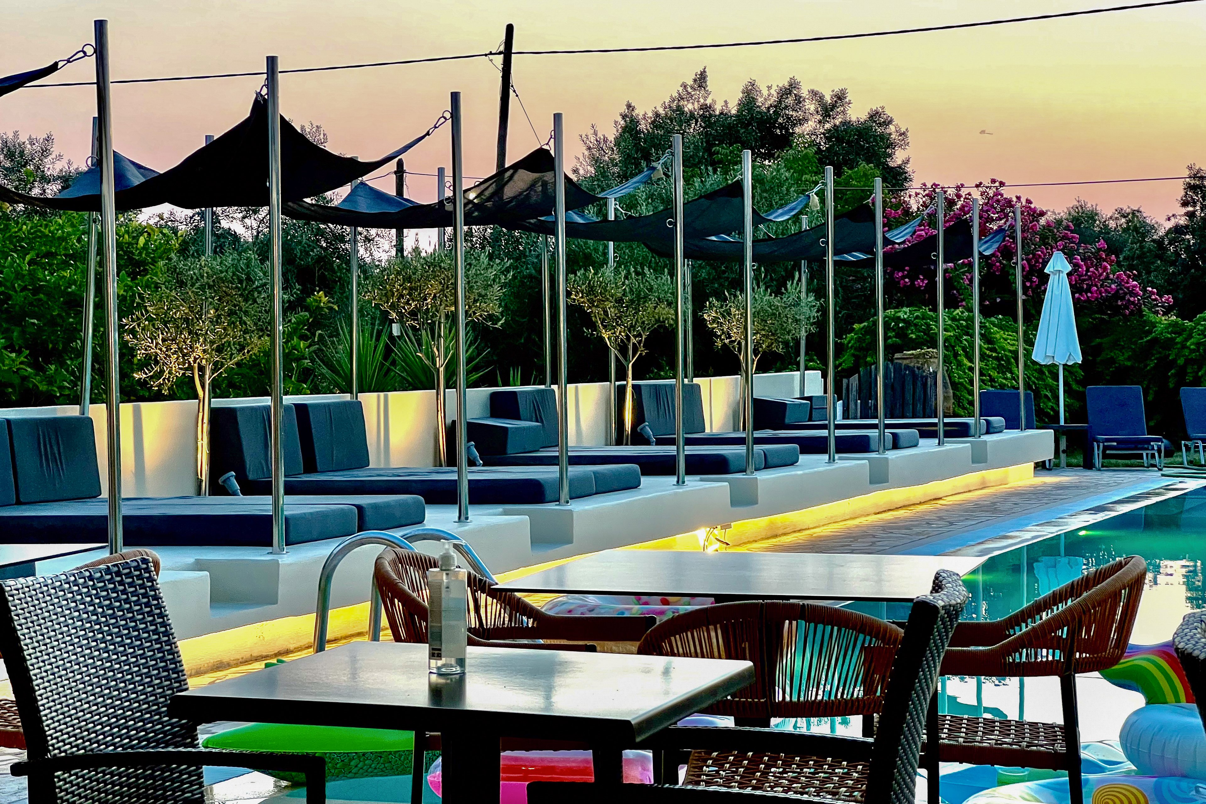 Bruskos Hotel & Suites