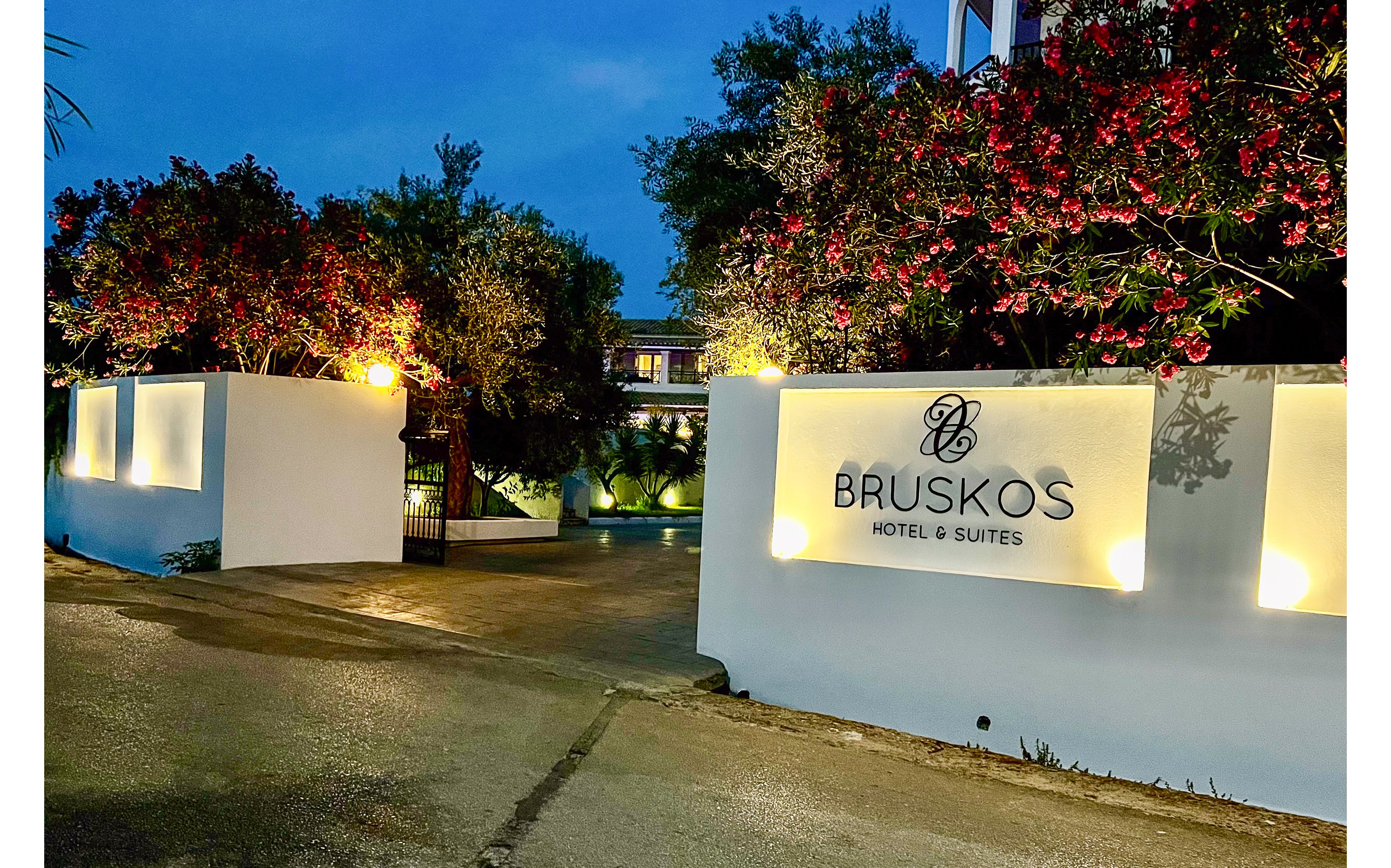 Bruskos Hotel & Suites