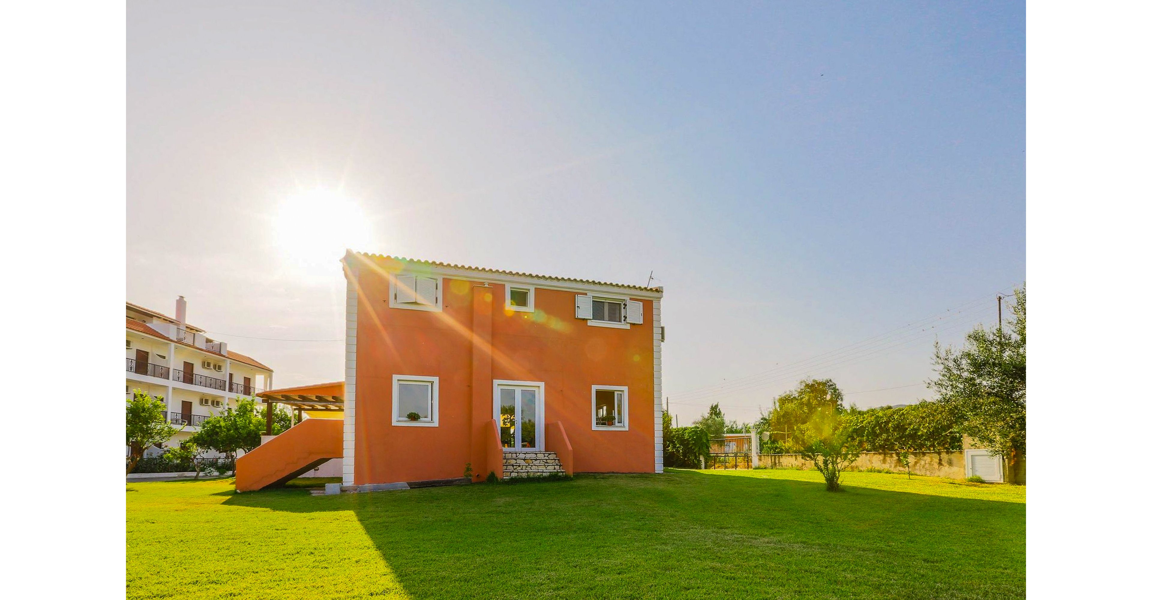 Bruskos Hotel & Suites