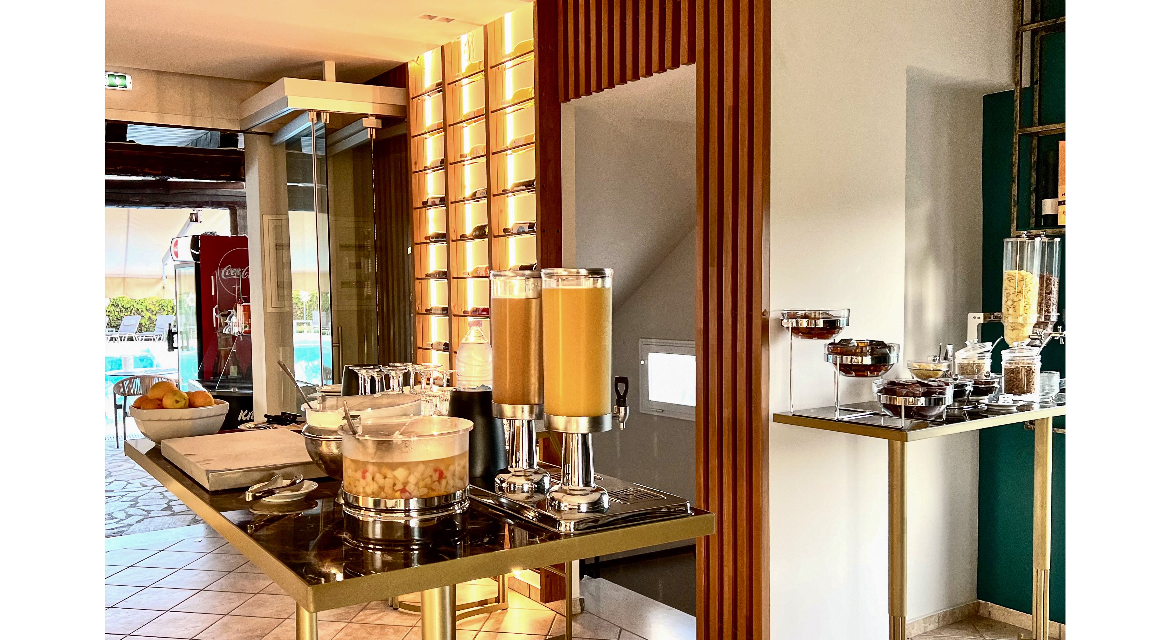 Bruskos Hotel & Suites