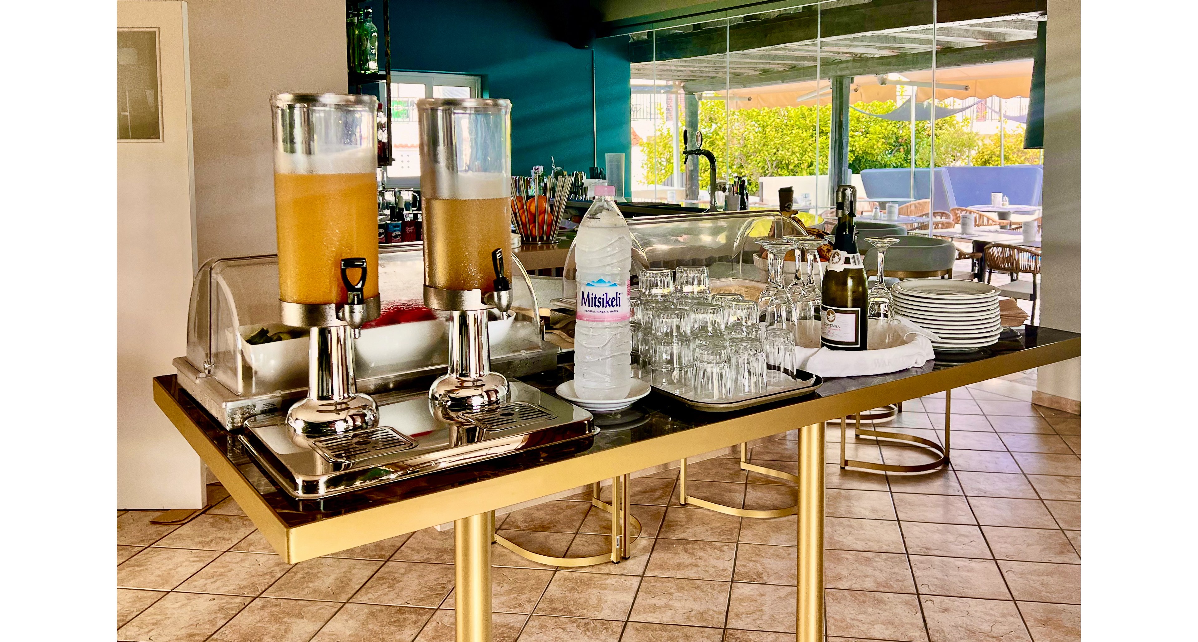 Bruskos Hotel & Suites