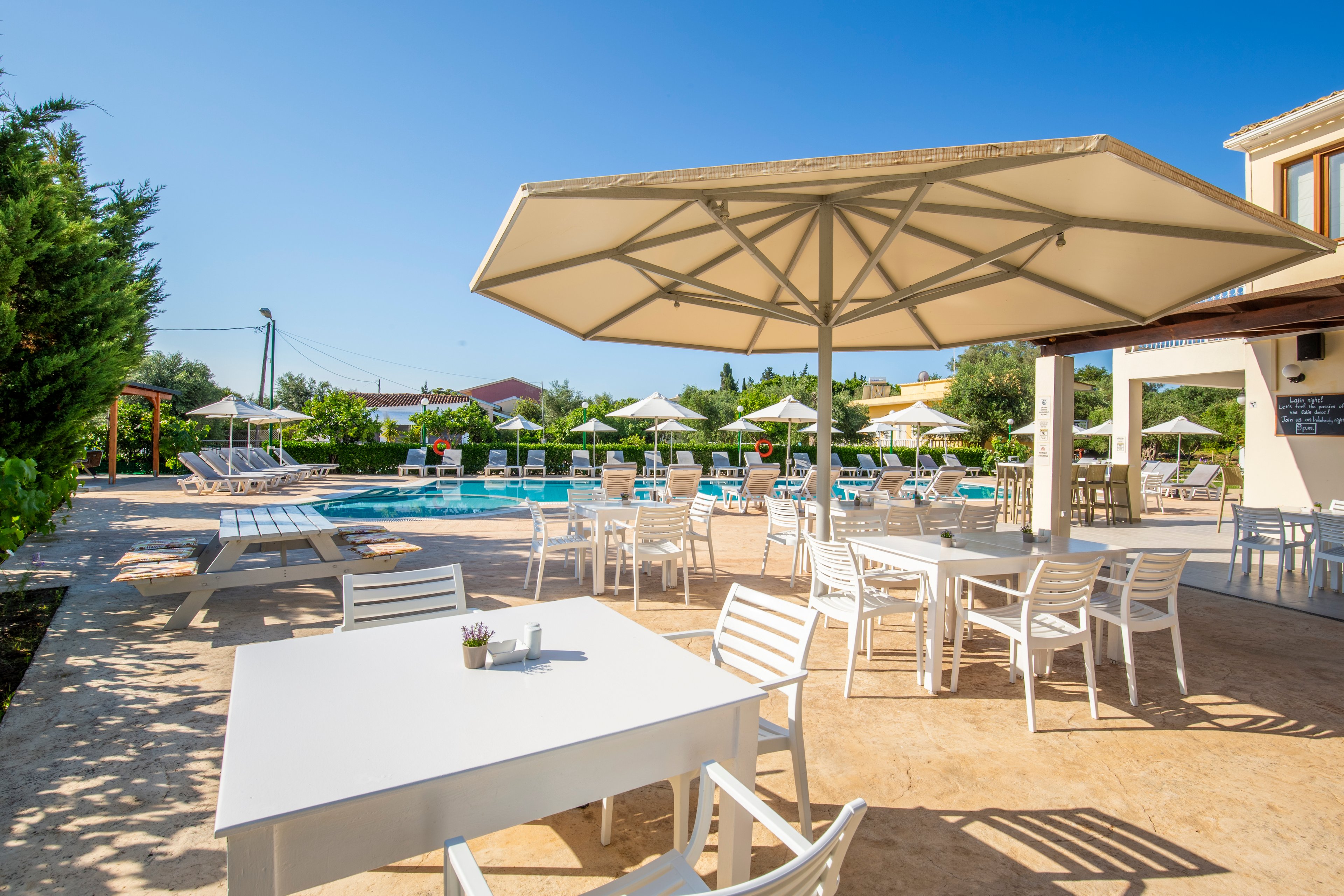 Yianetta Hotel Apartments