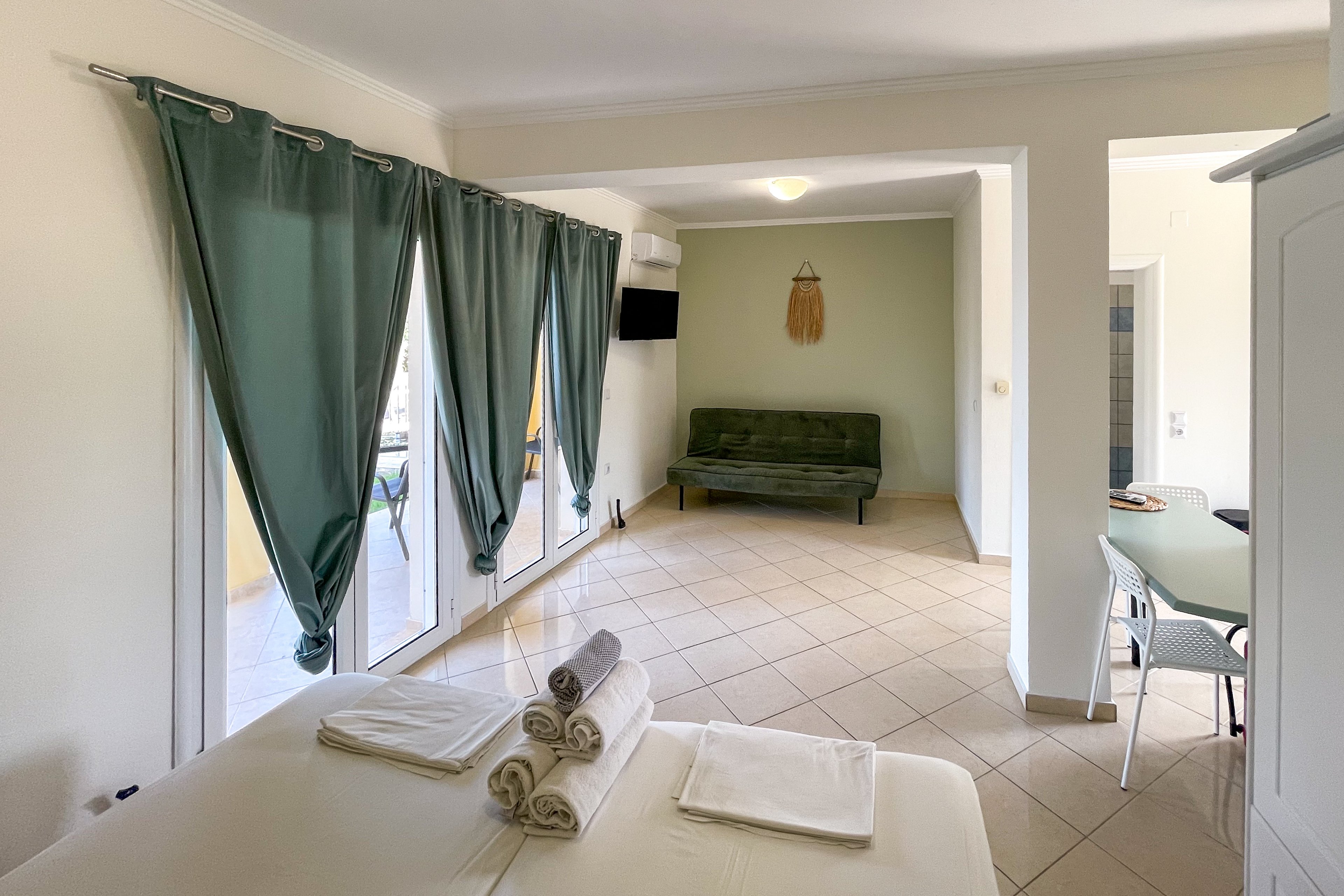 Mythos Apartments Hotel